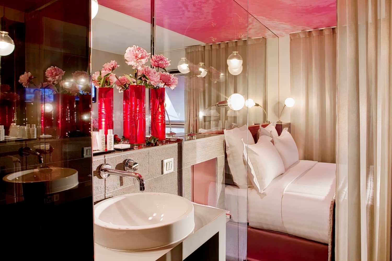 7 Eiffel Hotel by Malone