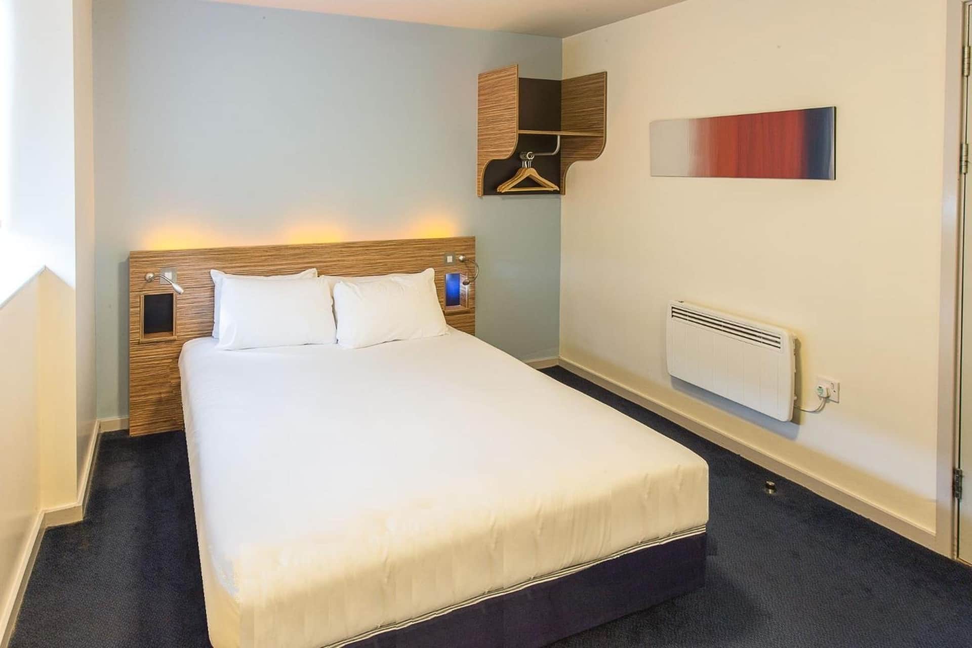 Redwings Lodge Wolverhampton Central