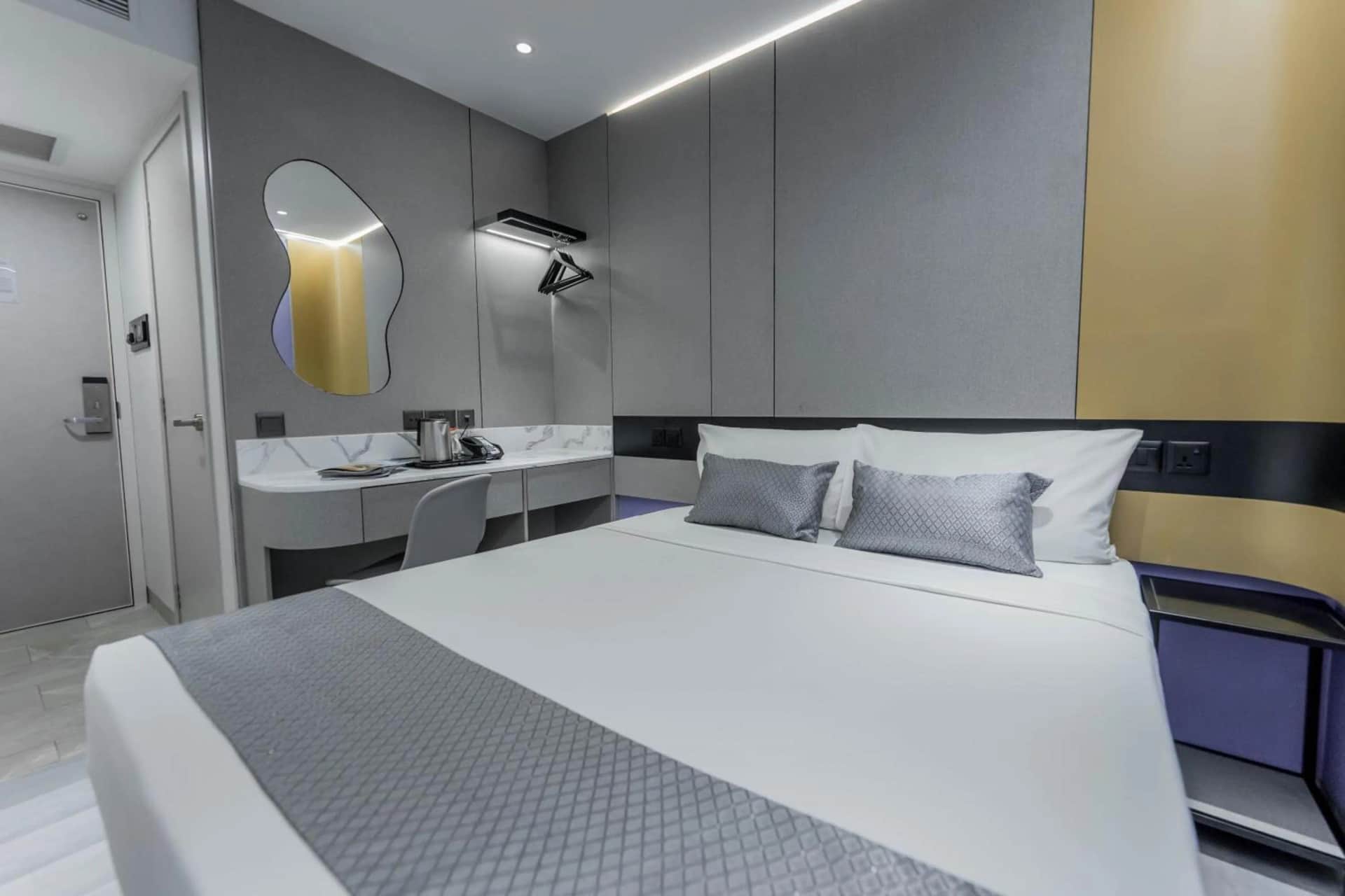 Hotel 81 Palace