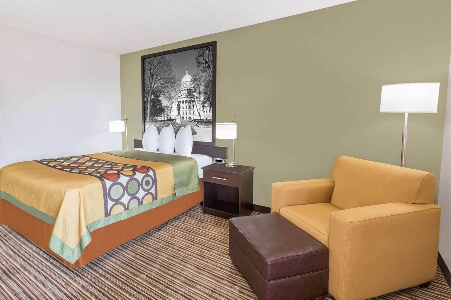 Super 8 by Wyndham Madison South