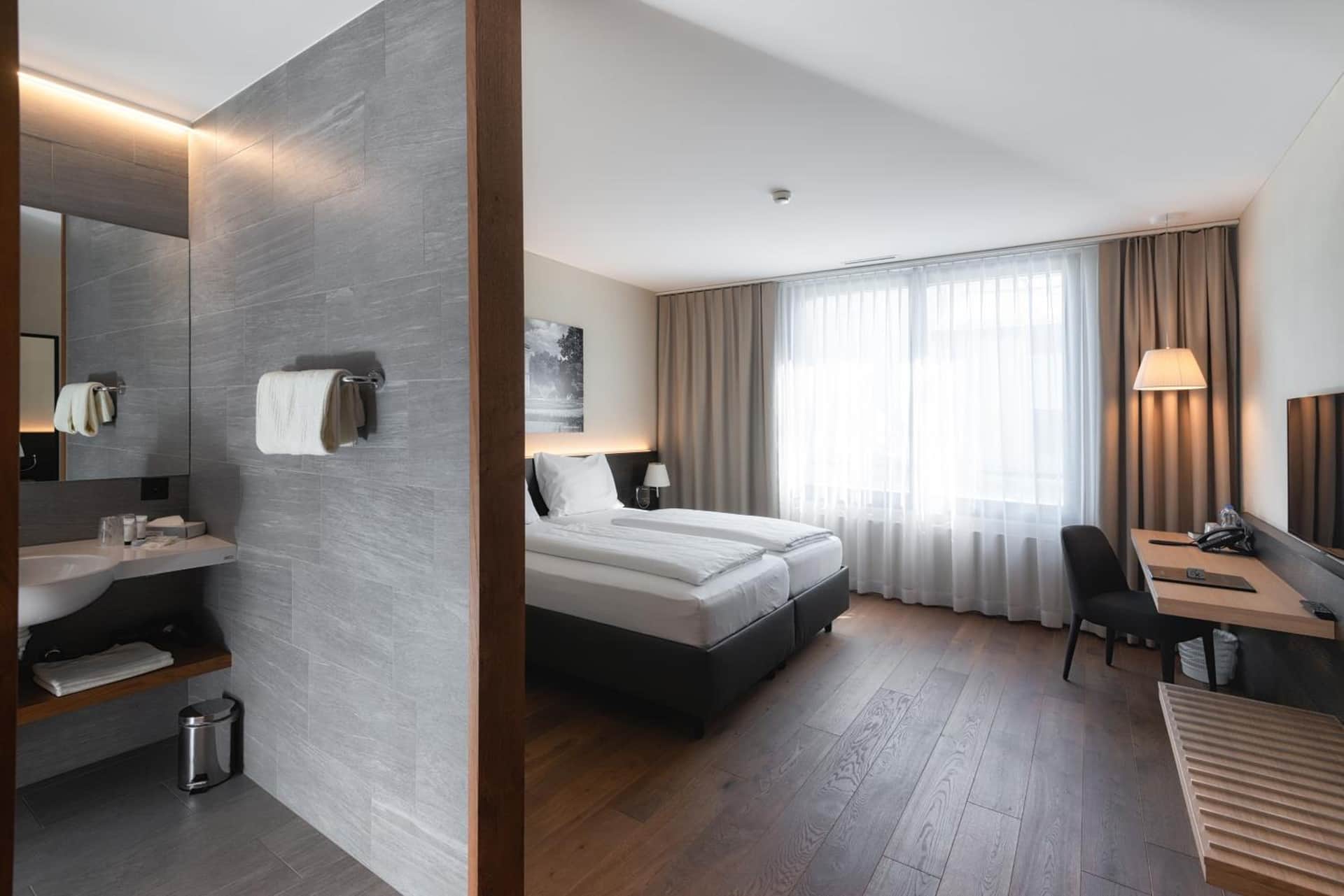 Hotel one66