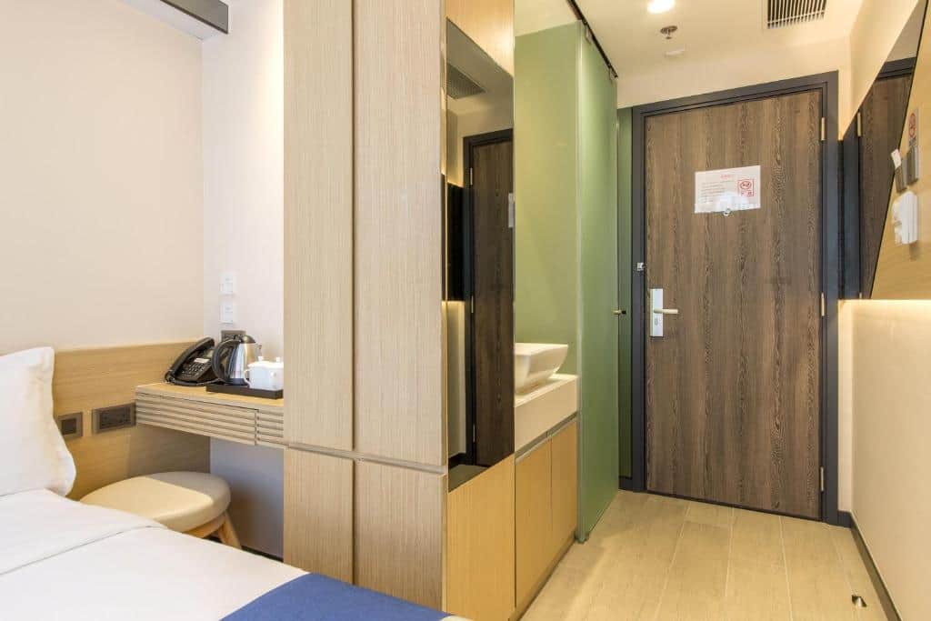 197 YMT HOTEL