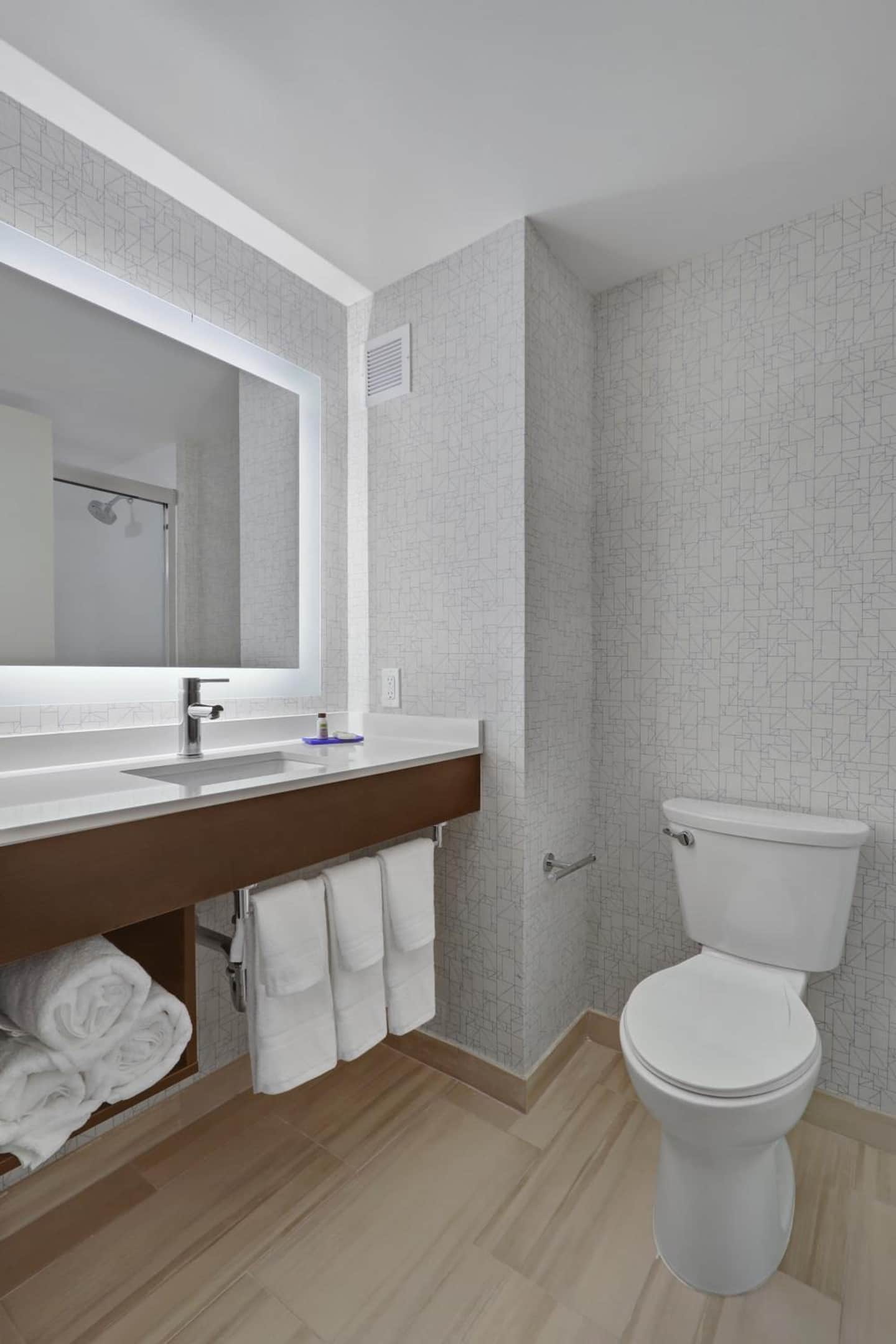 Hotel 1200