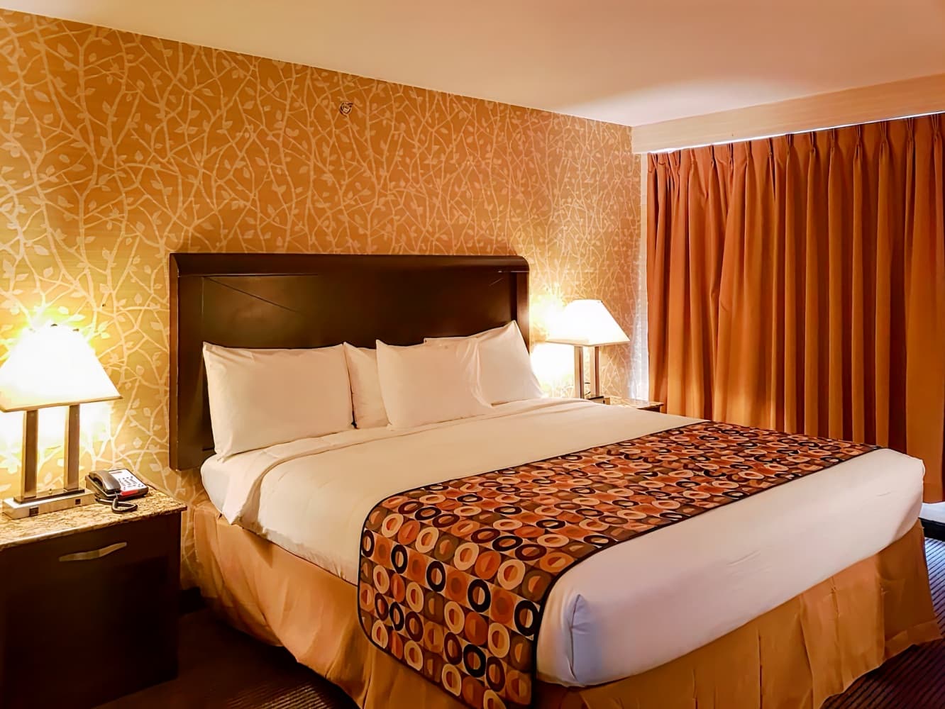 Elmhurst Hotel