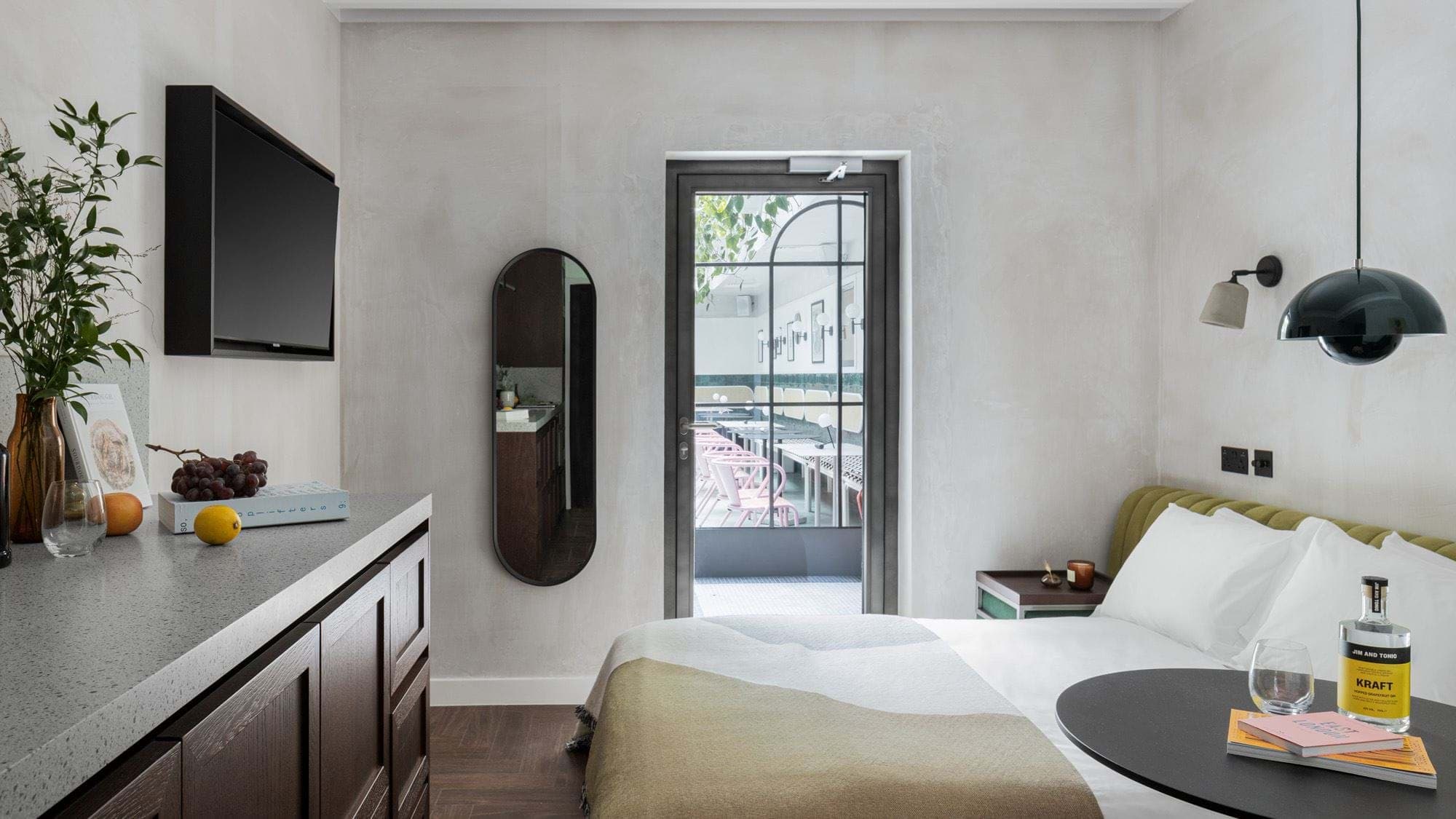 London Kingsland Locke