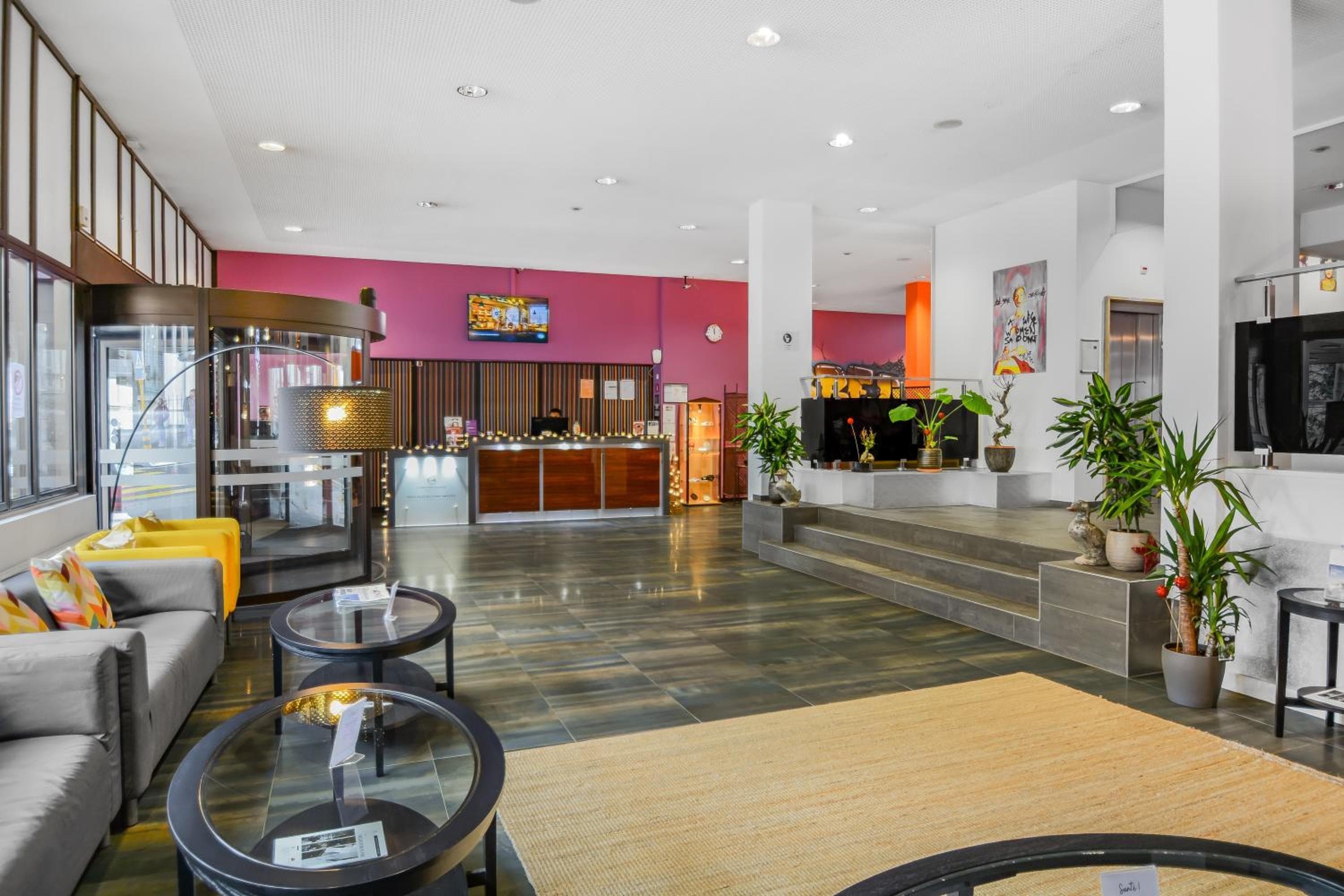 Neuchatel City Hotel