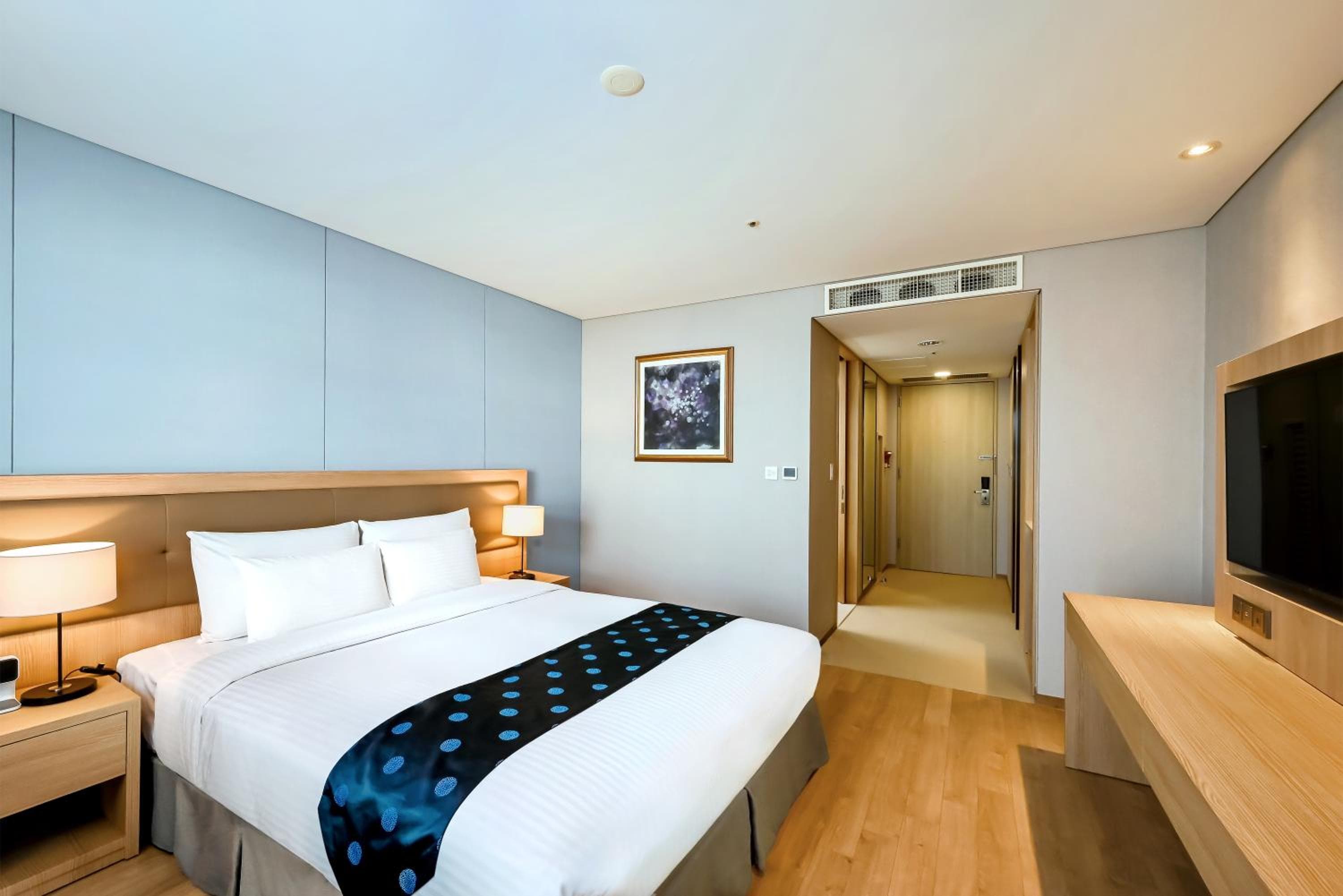 Militopia Hotel by Marine 밀리토피아 바이 마린