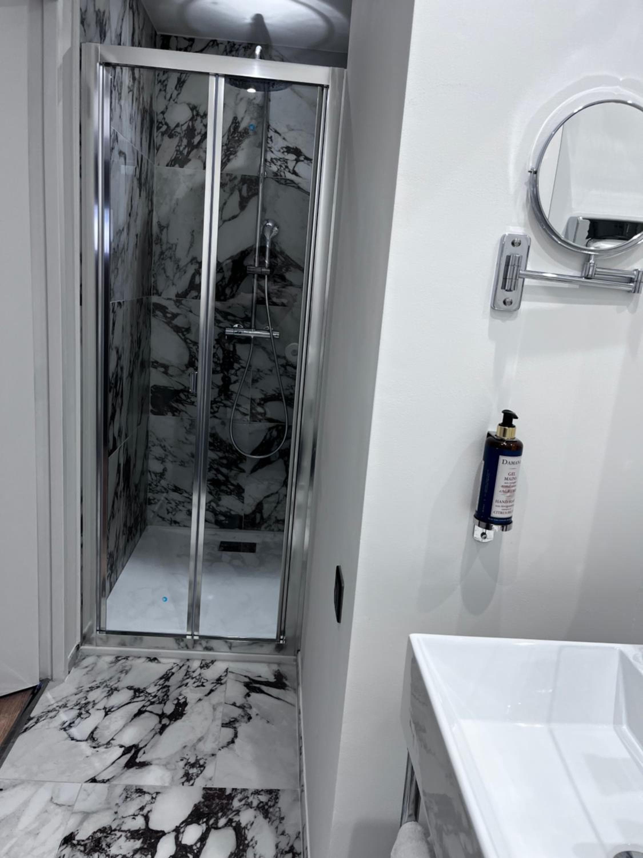 Hôtel Acadie Éragny