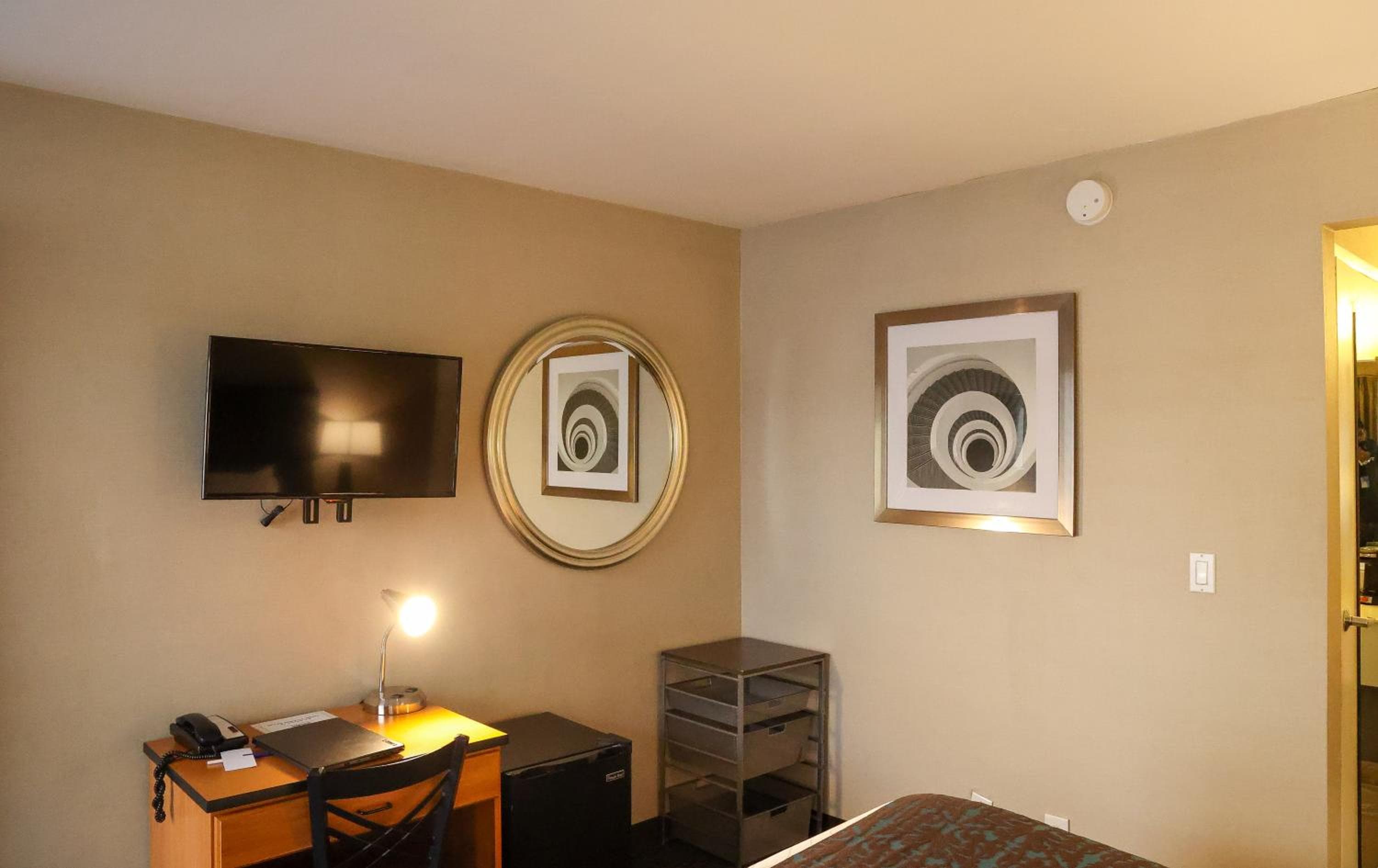 City Center Inn & Suites