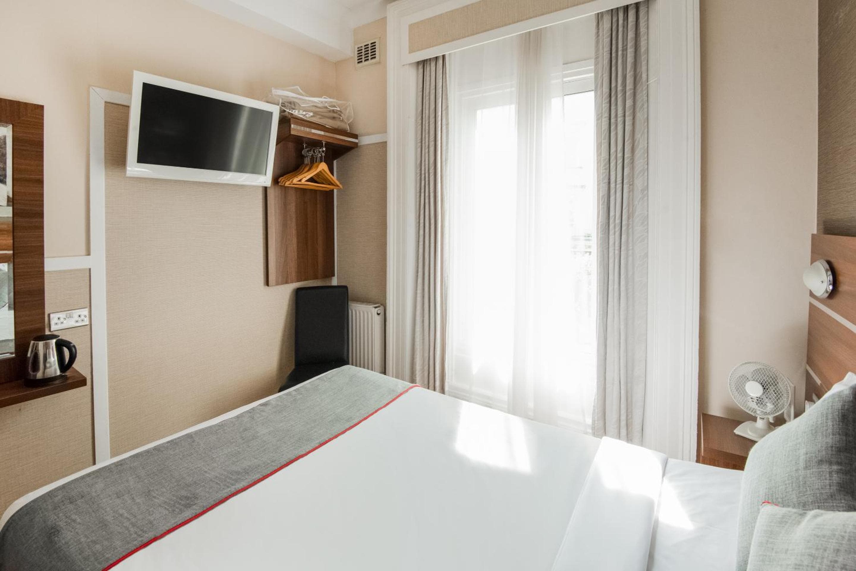 Huttons Hotel Victoria