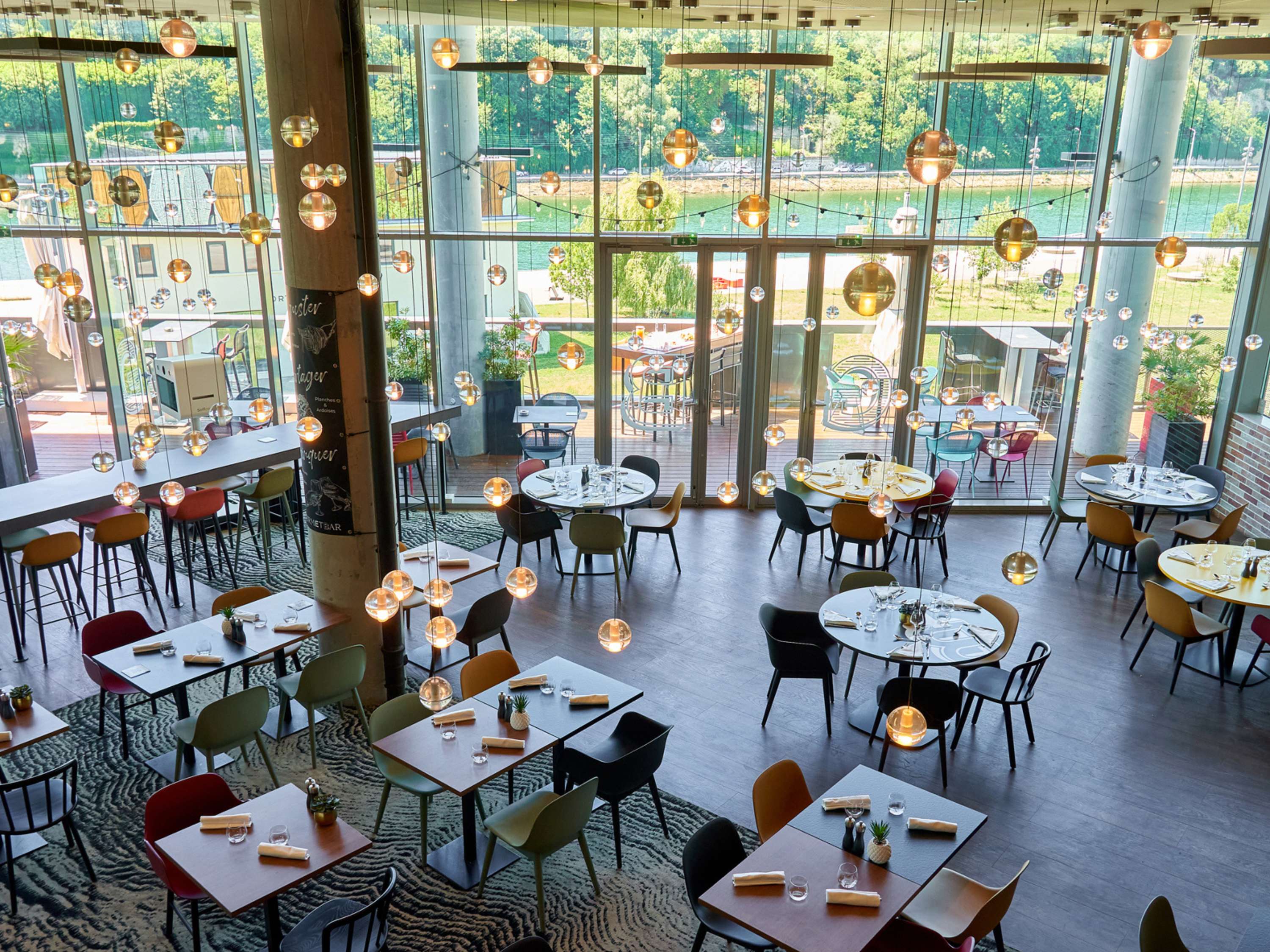 Novotel Lyon Centre Confluence Bord de Saone