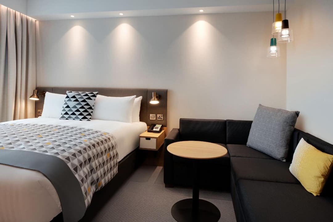 Holiday Inn London Heathrow - Bath Road by IHG