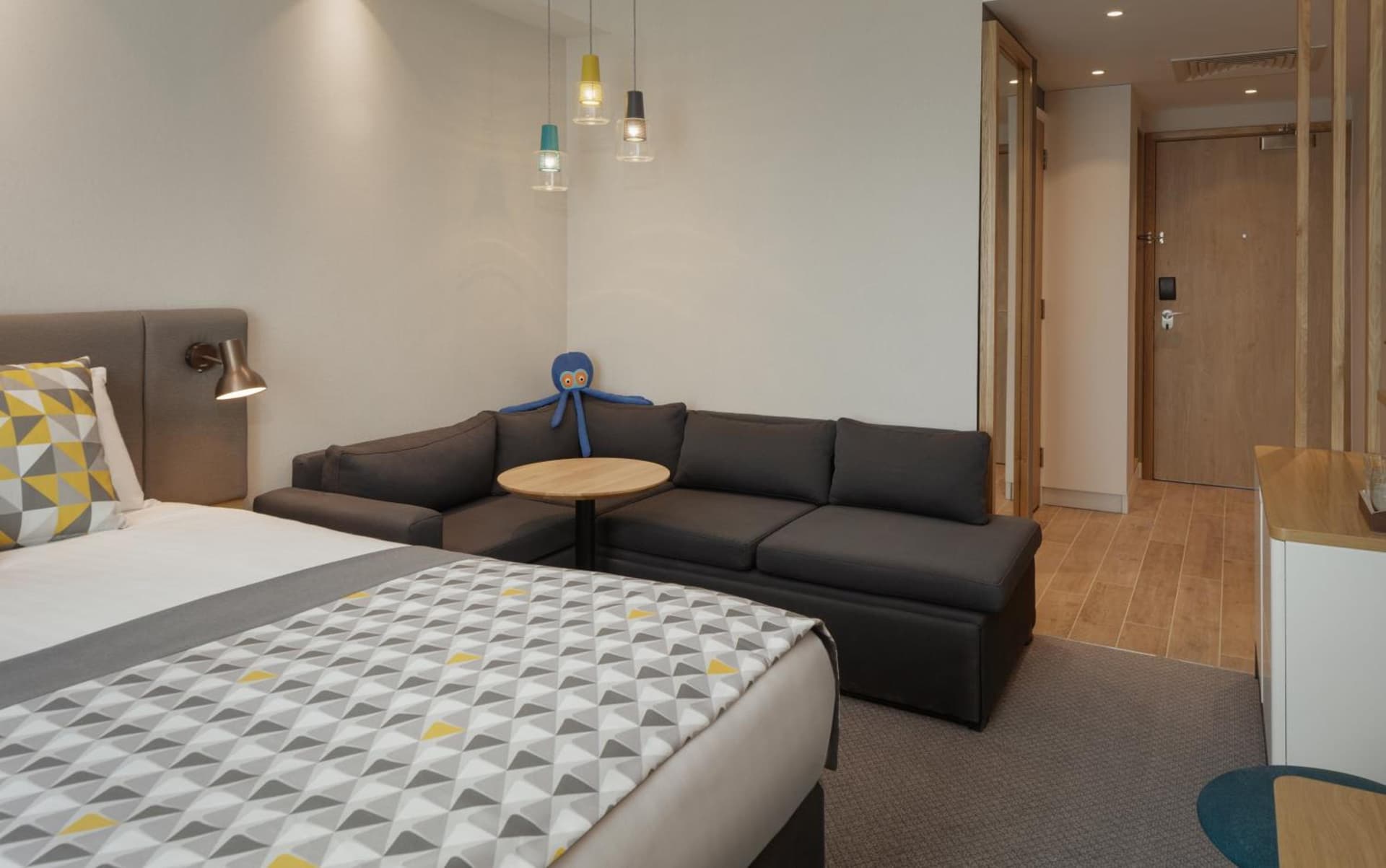 Holiday Inn London Heathrow - Bath Road by IHG