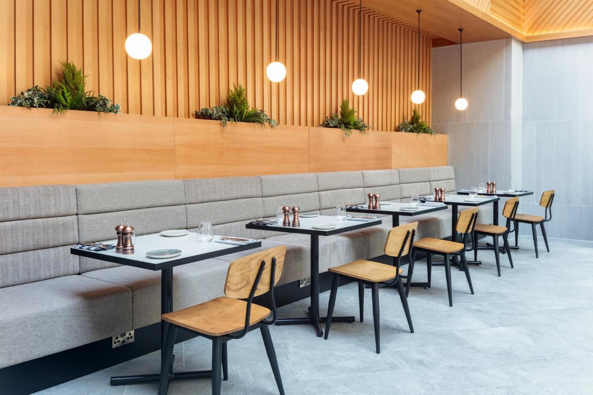 Holiday Inn London Heathrow - Bath Road by IHG