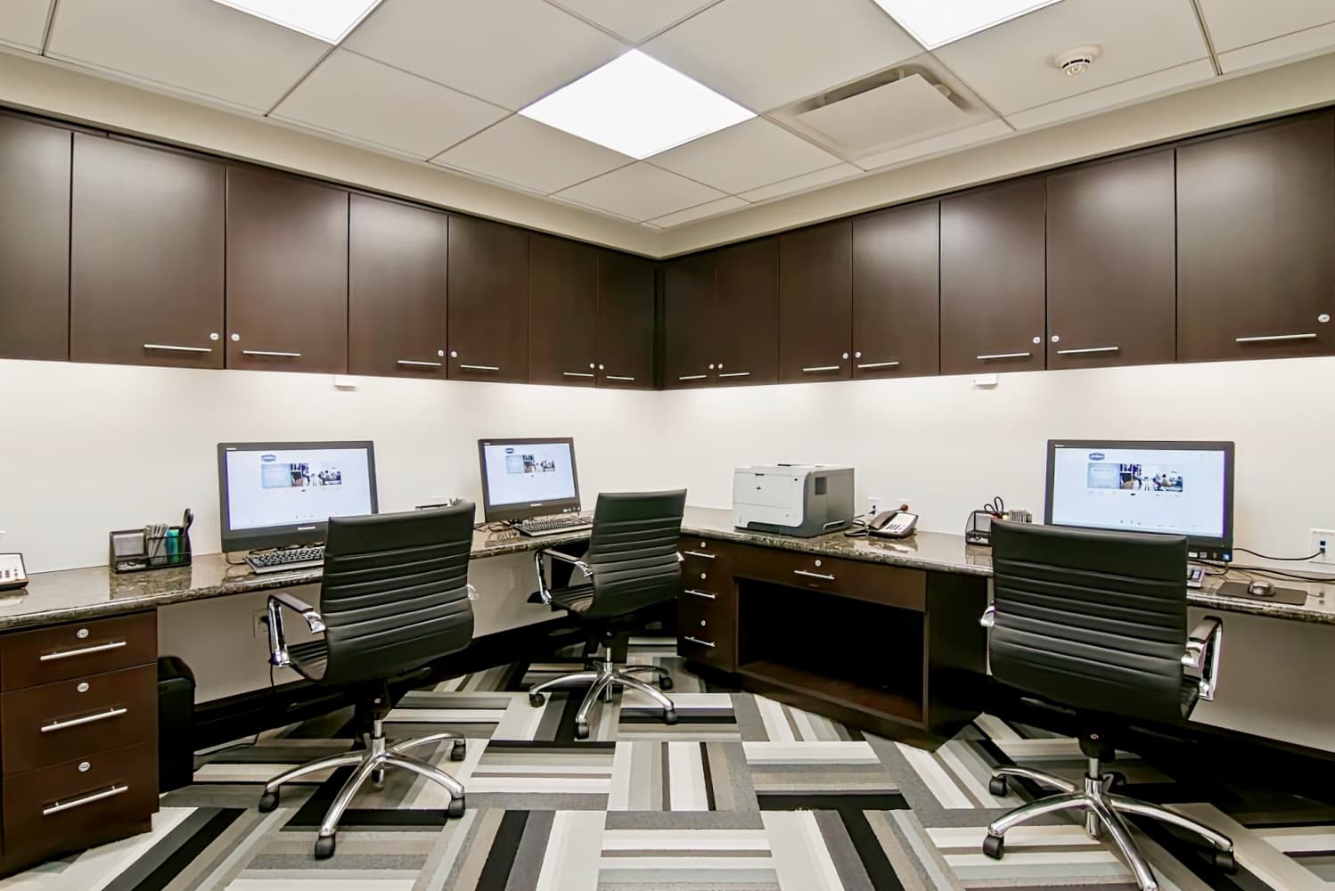 Hampton Inn & Suites by Hilton Bellevue Downtown