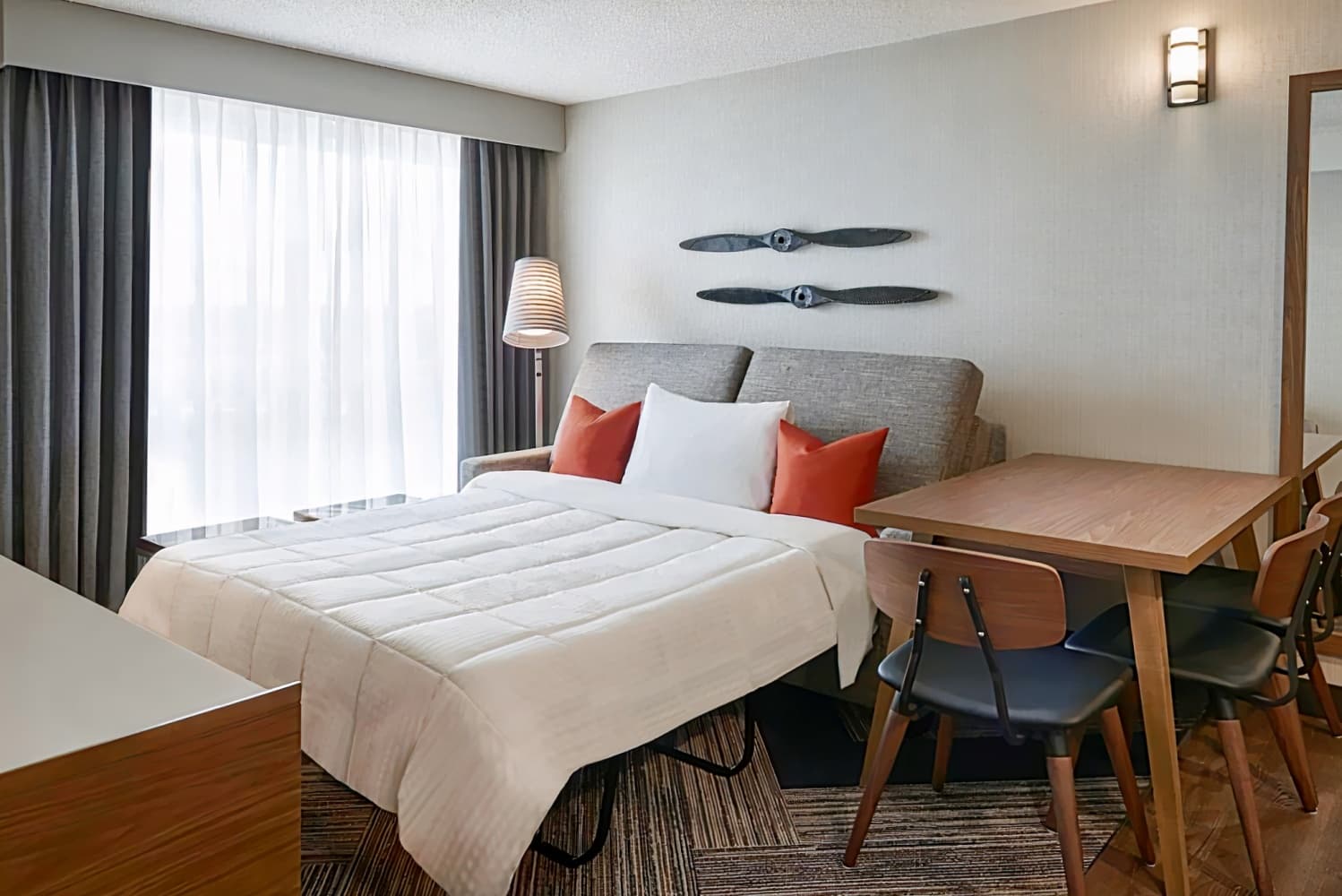 Four Points by Sheraton Toronto Airport East