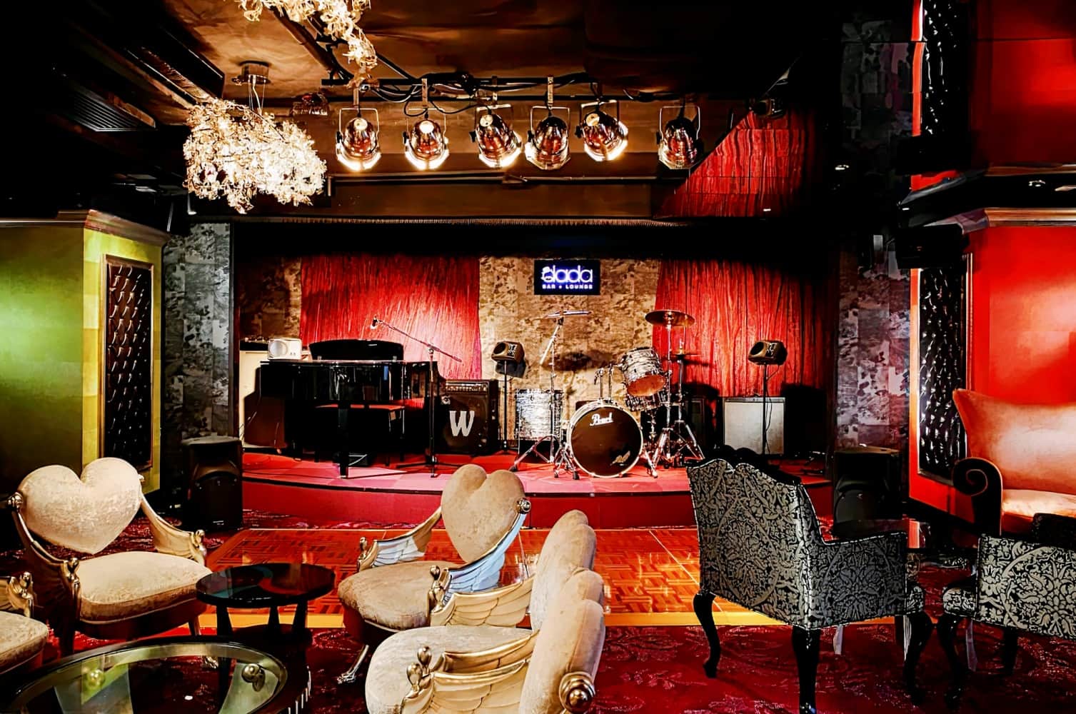 The Luxe Manor