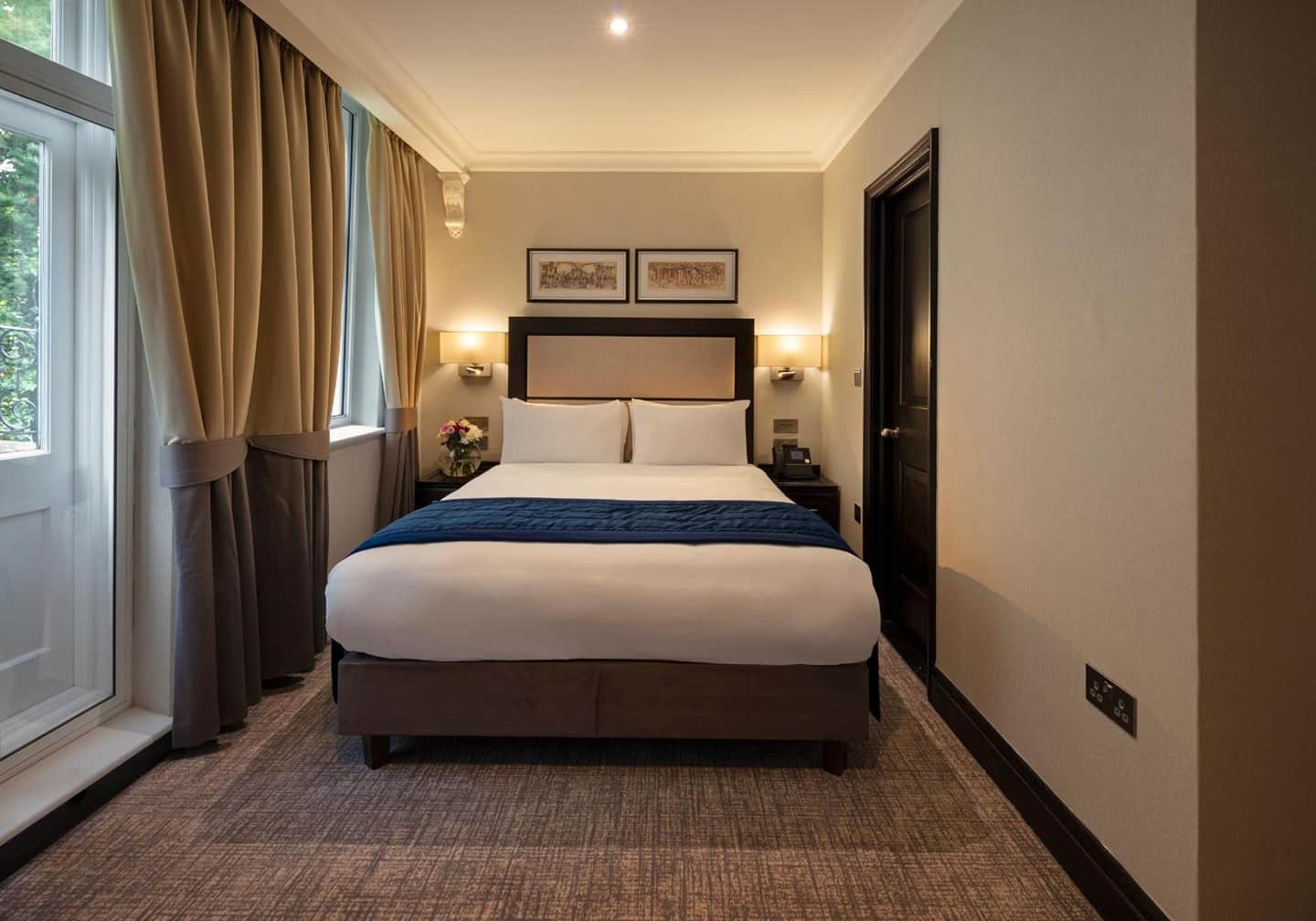 The Wellington by Blue Orchid Hospitality