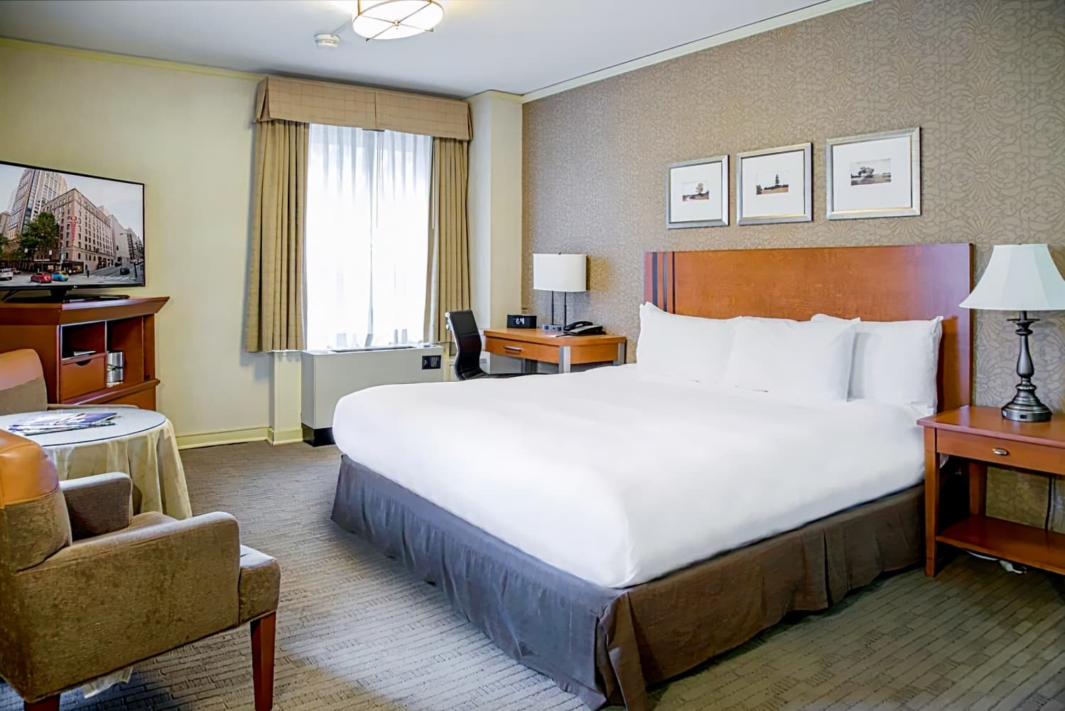 Executive Hotel Pacific