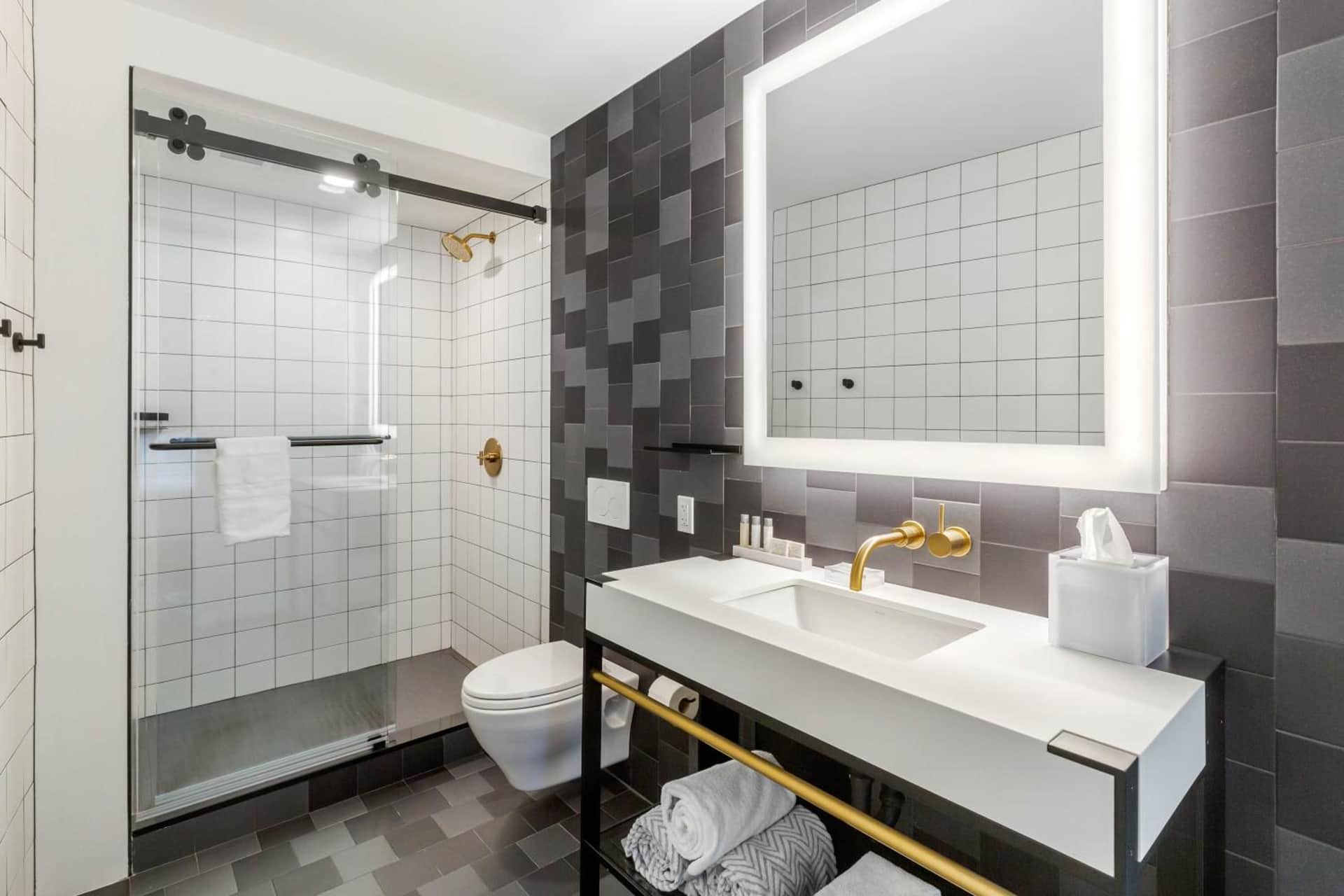 Cambria Hotel Boston Downtown - Seaport