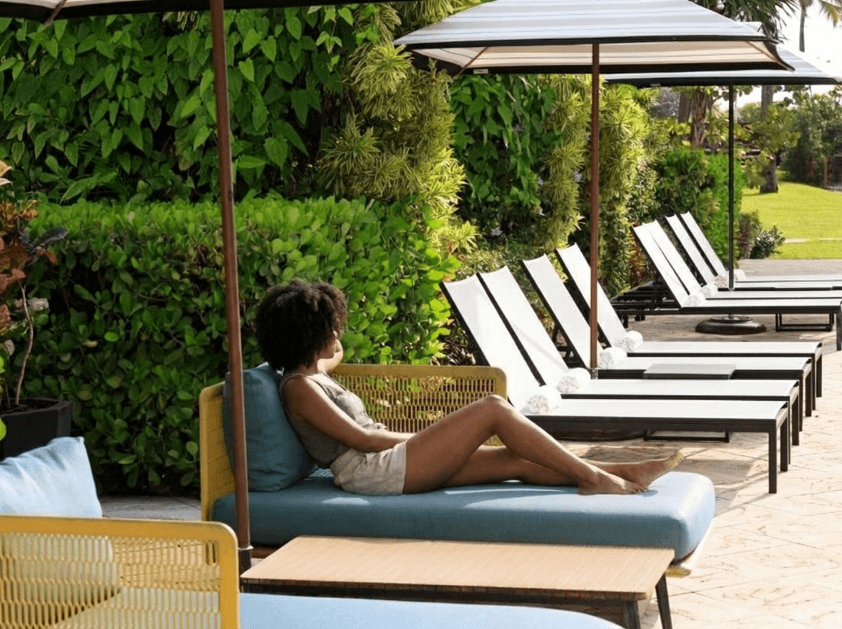 Kimpton Surfcomber Hotel by IHG