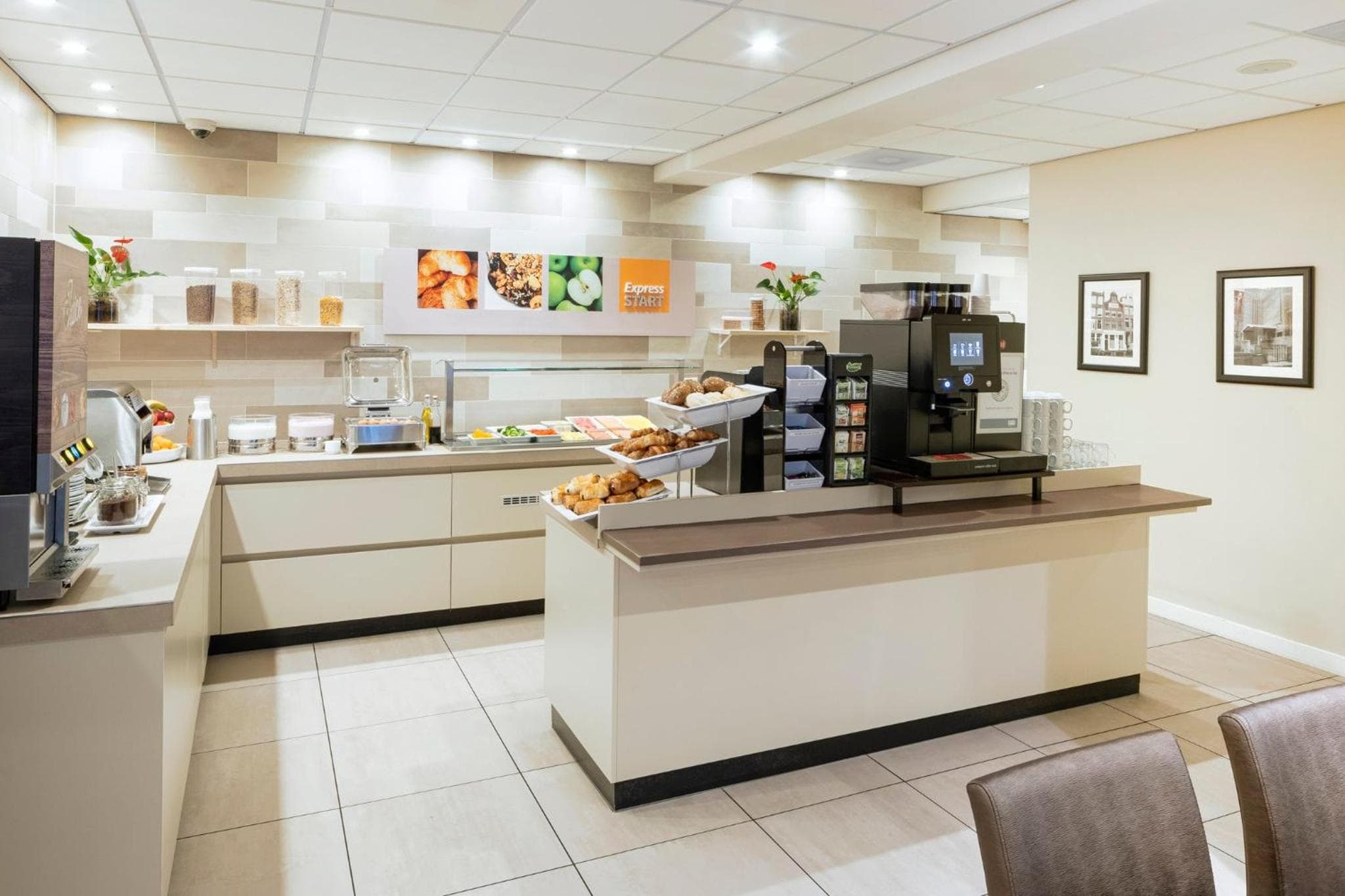 Holiday Inn Express Amsterdam - South, an IHG Hotel