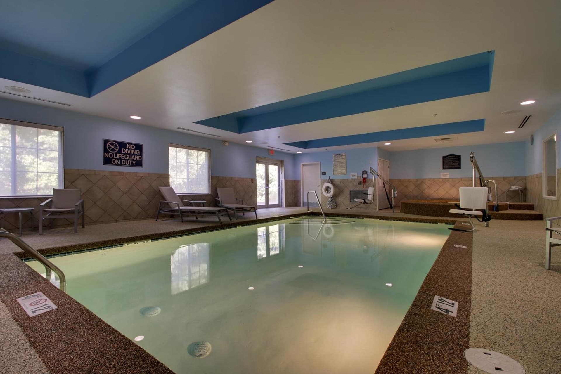 Holiday Inn Express Hotel & Suites Middleboro Raynham, an IHG Hotel
