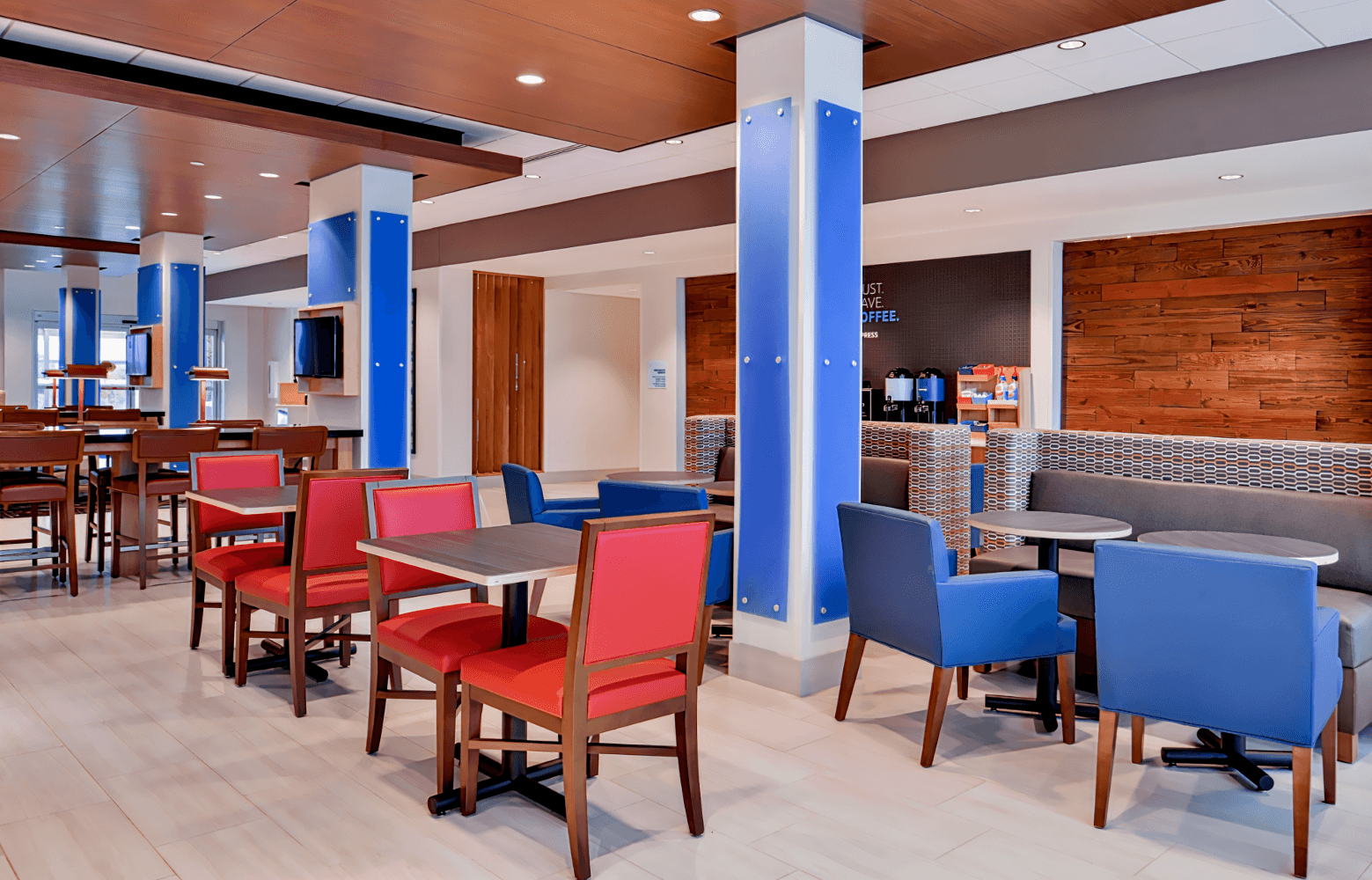 Holiday Inn Express & Suites Marshalltown