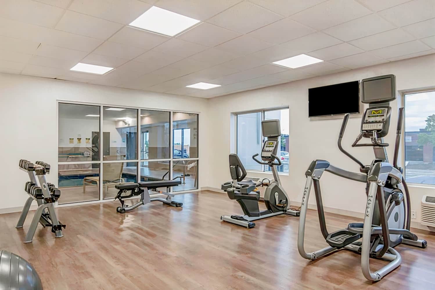 Holiday Inn Express & Suites Chicago West - St Charles