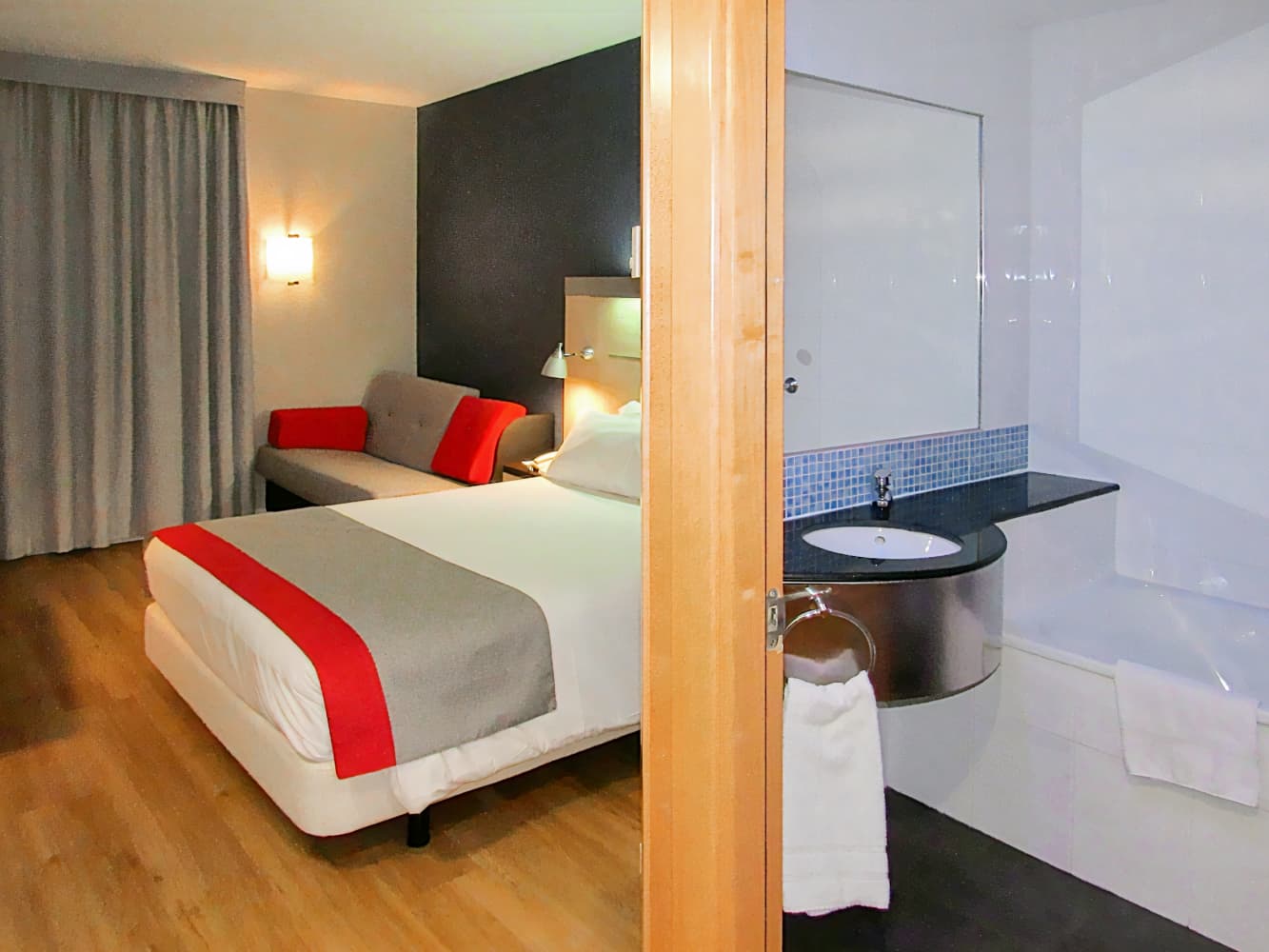 Holiday Inn Express Málaga Airport by IHG