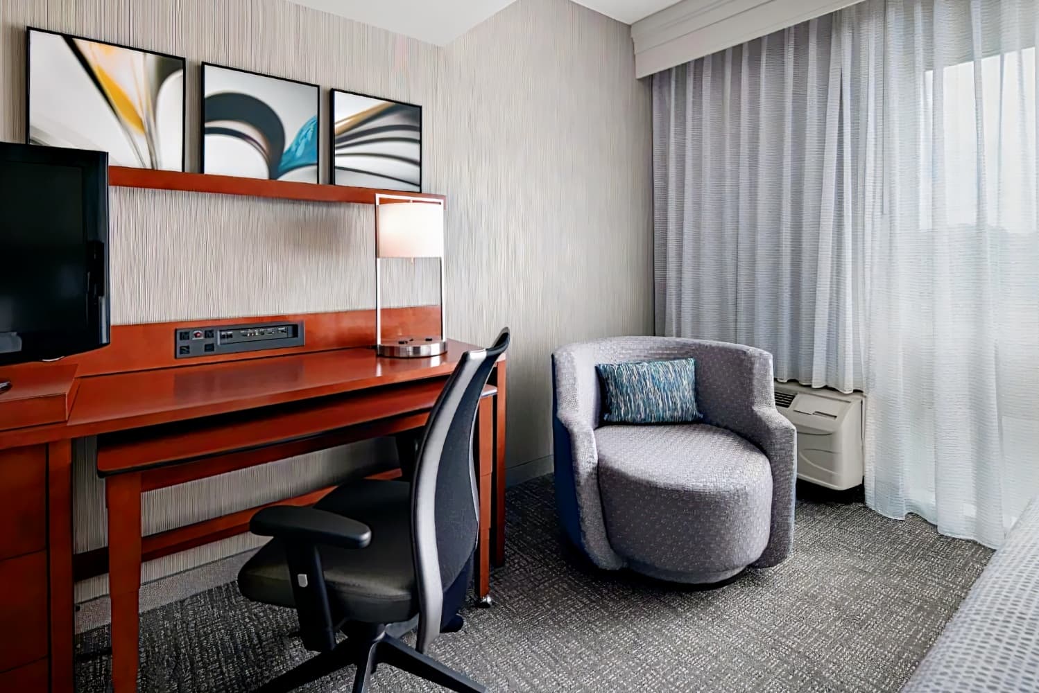 Courtyard by Marriott Raleigh North/Triangle Town Center