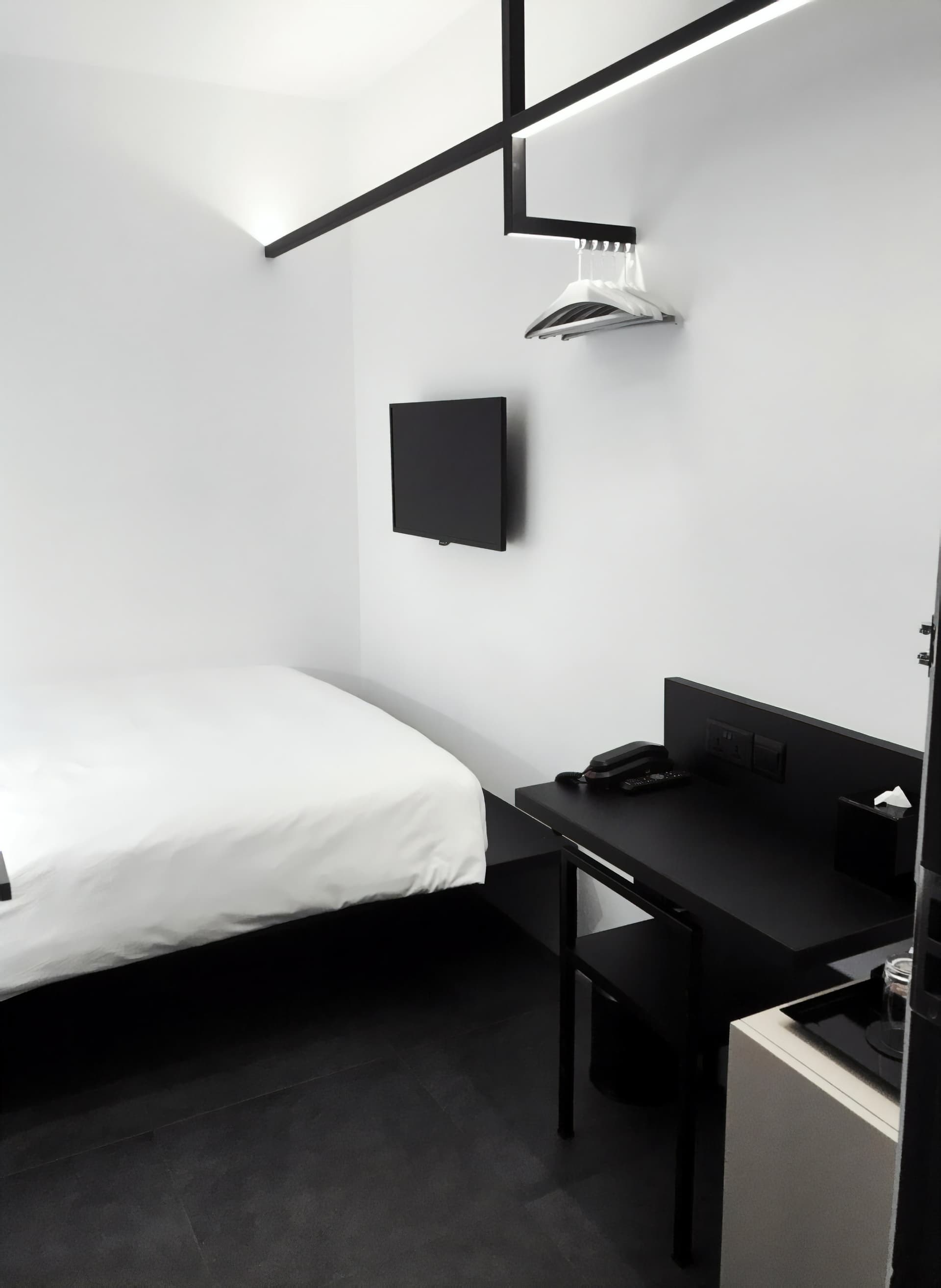 Hotel Mono (SG Clean)