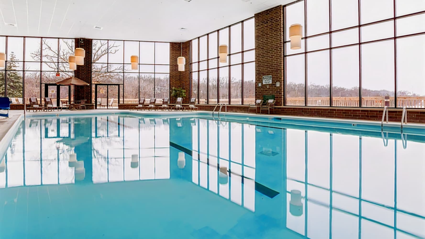 Holiday Inn Chicago Nw Crystal Lk Conv Ctr, an IHG Hotel