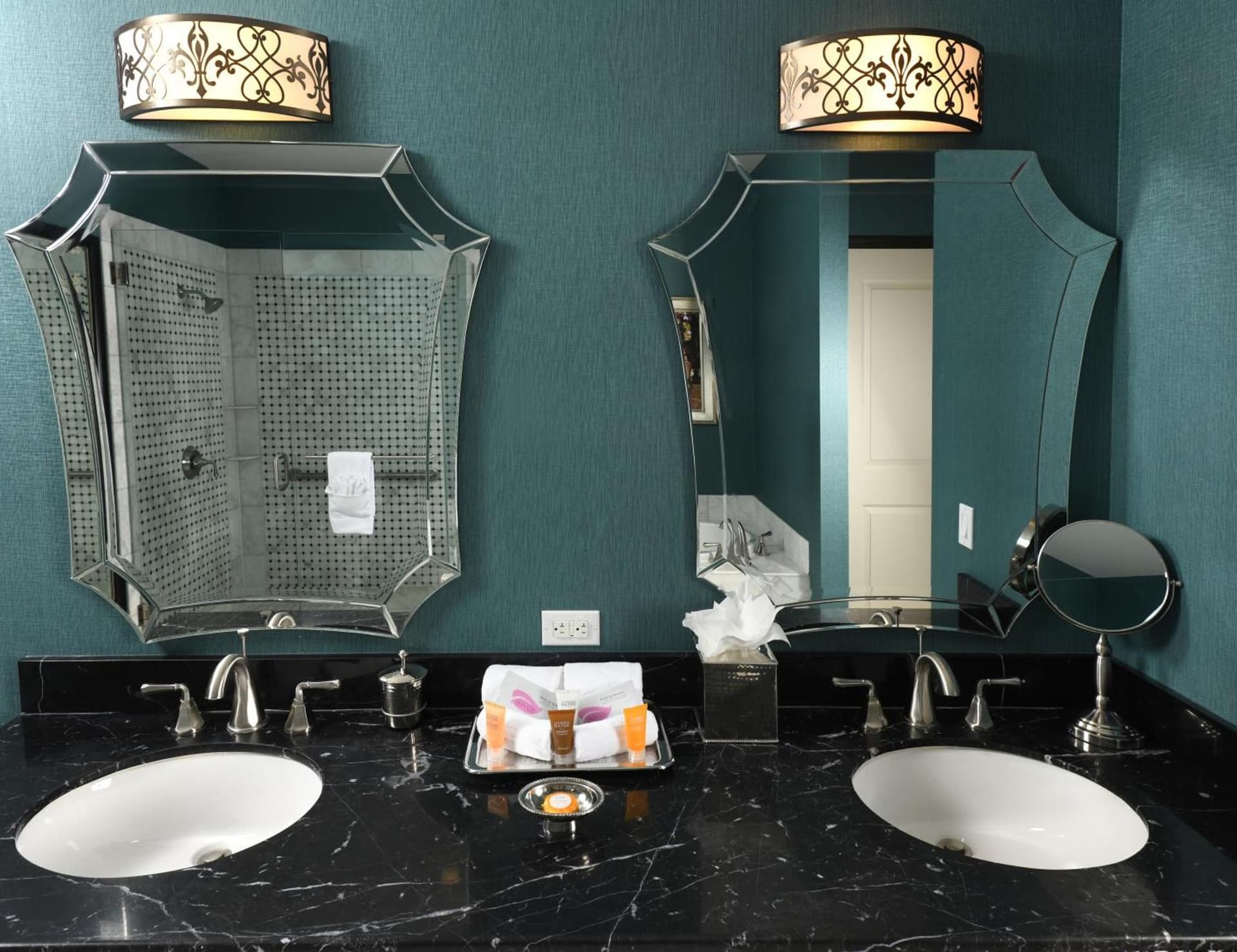 Woolley's Classic Suites Denver Airport