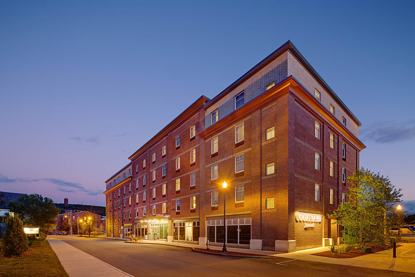 Courtyard Keene Downtown