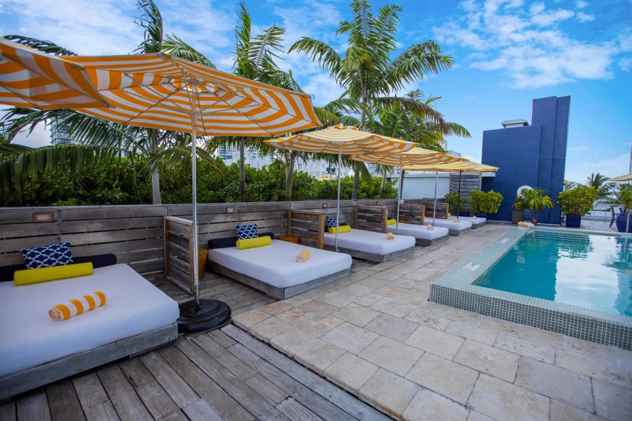 Catalina Hotel & Beach Club