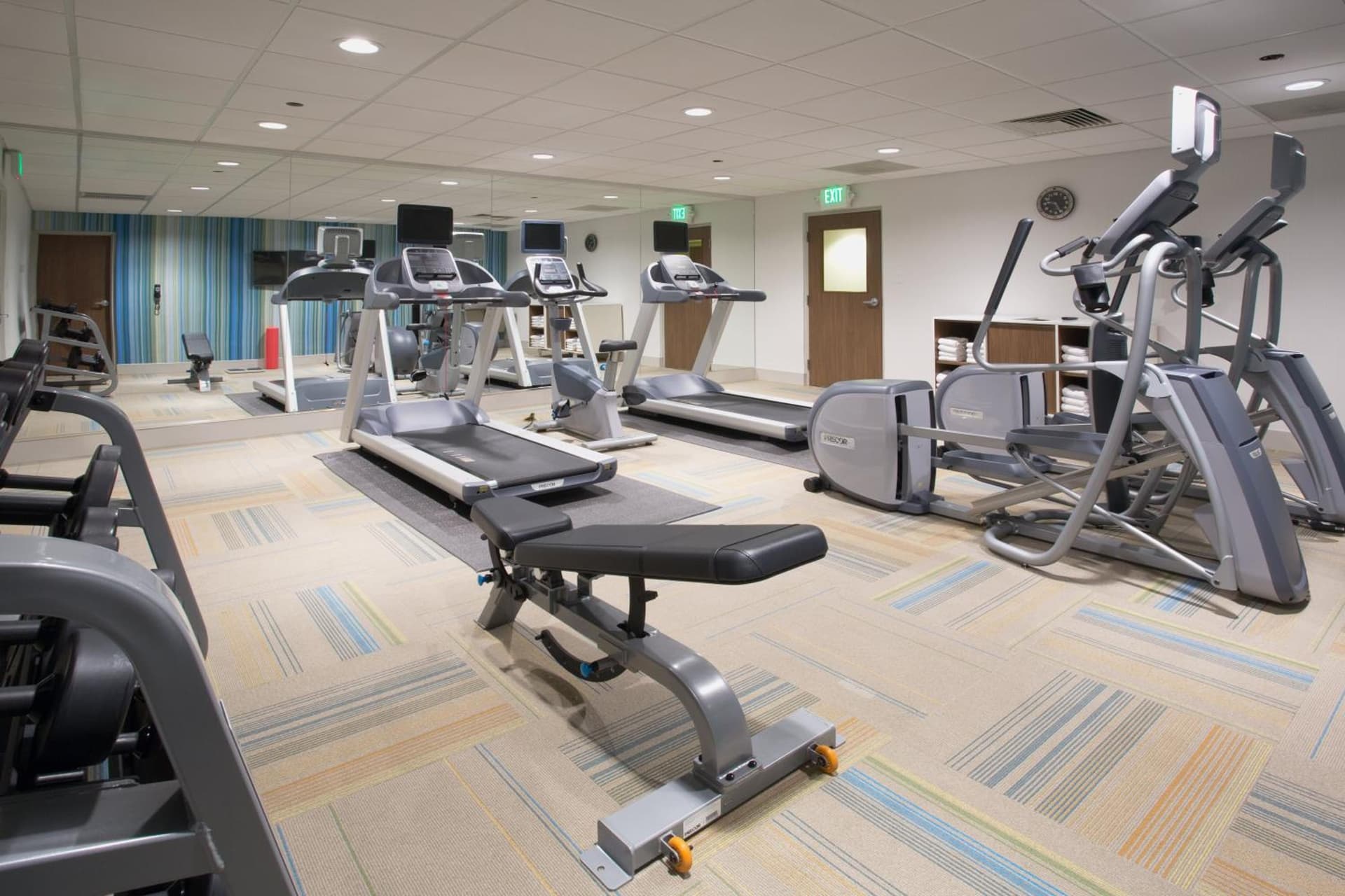 Holiday Inn Express & Suites - San Jose Airport, an IHG Hotel