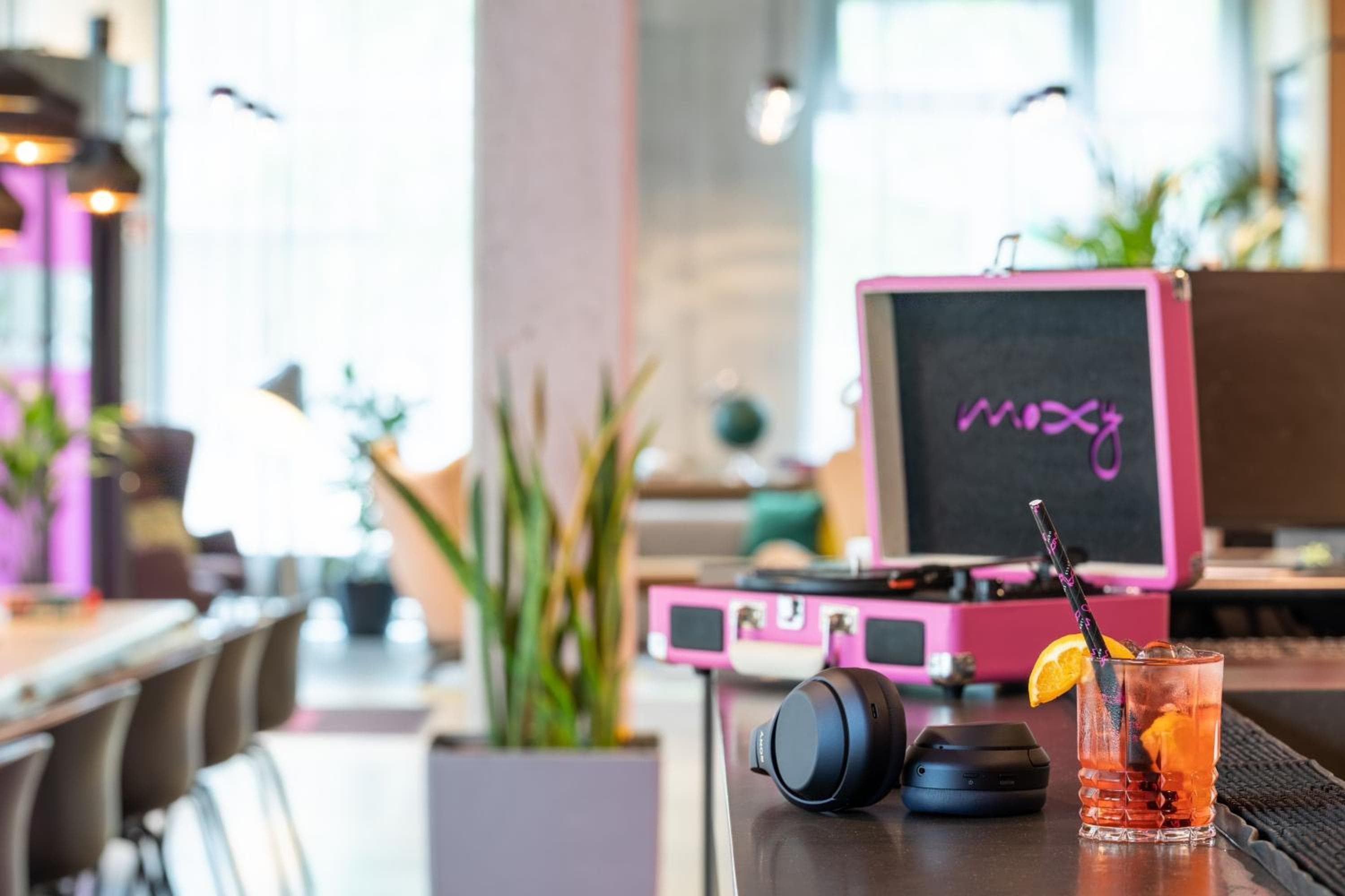 Moxy Frankfurt Airport
