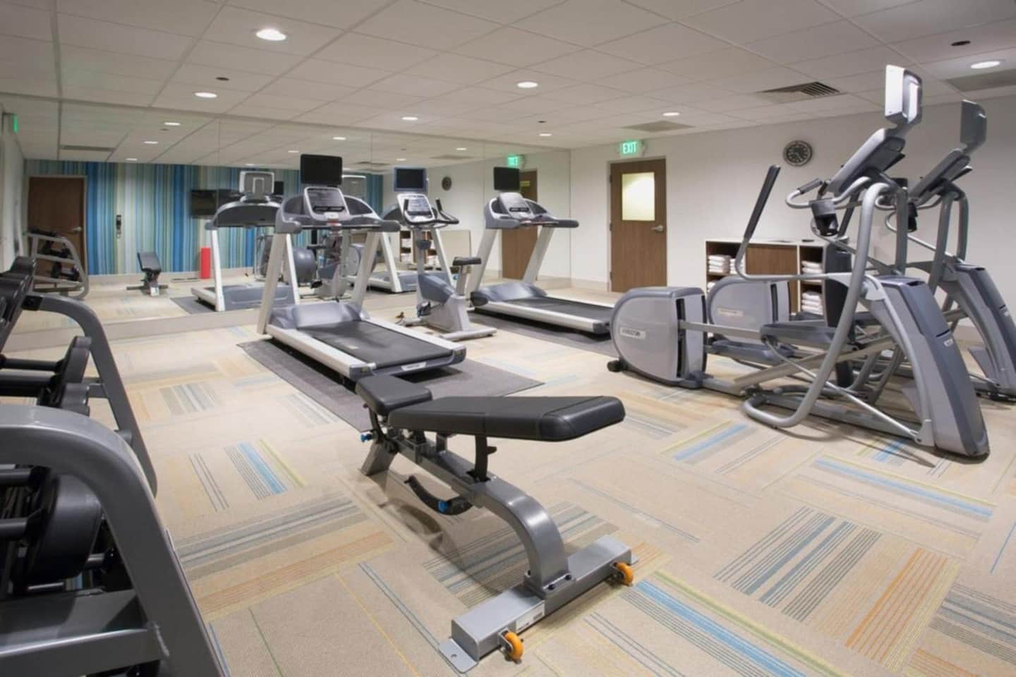 Holiday Inn Express & Suites - Toronto Airport South, an IHG Hotel