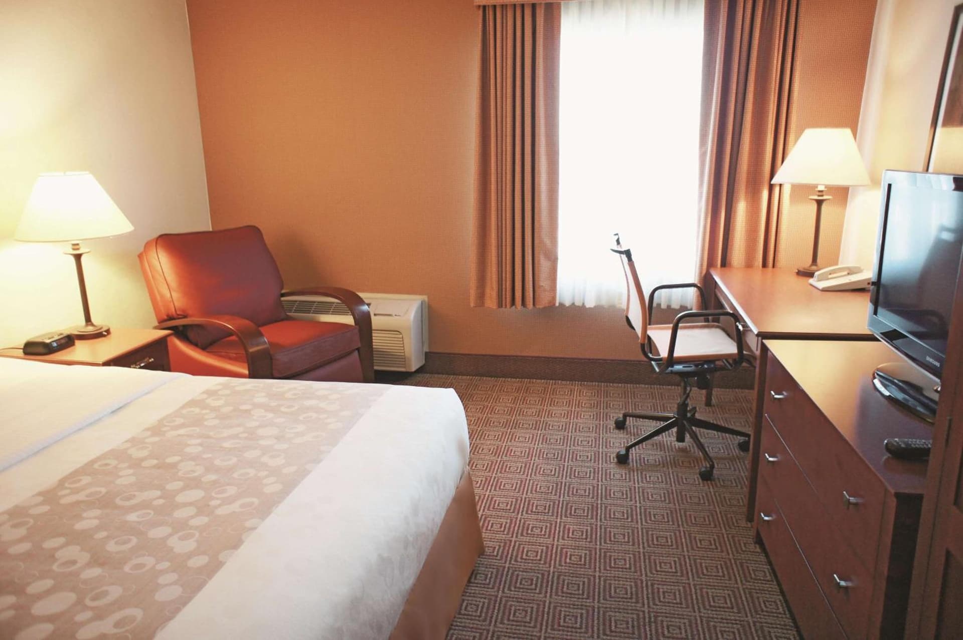 La Quinta by Wyndham Stamford / New York City
