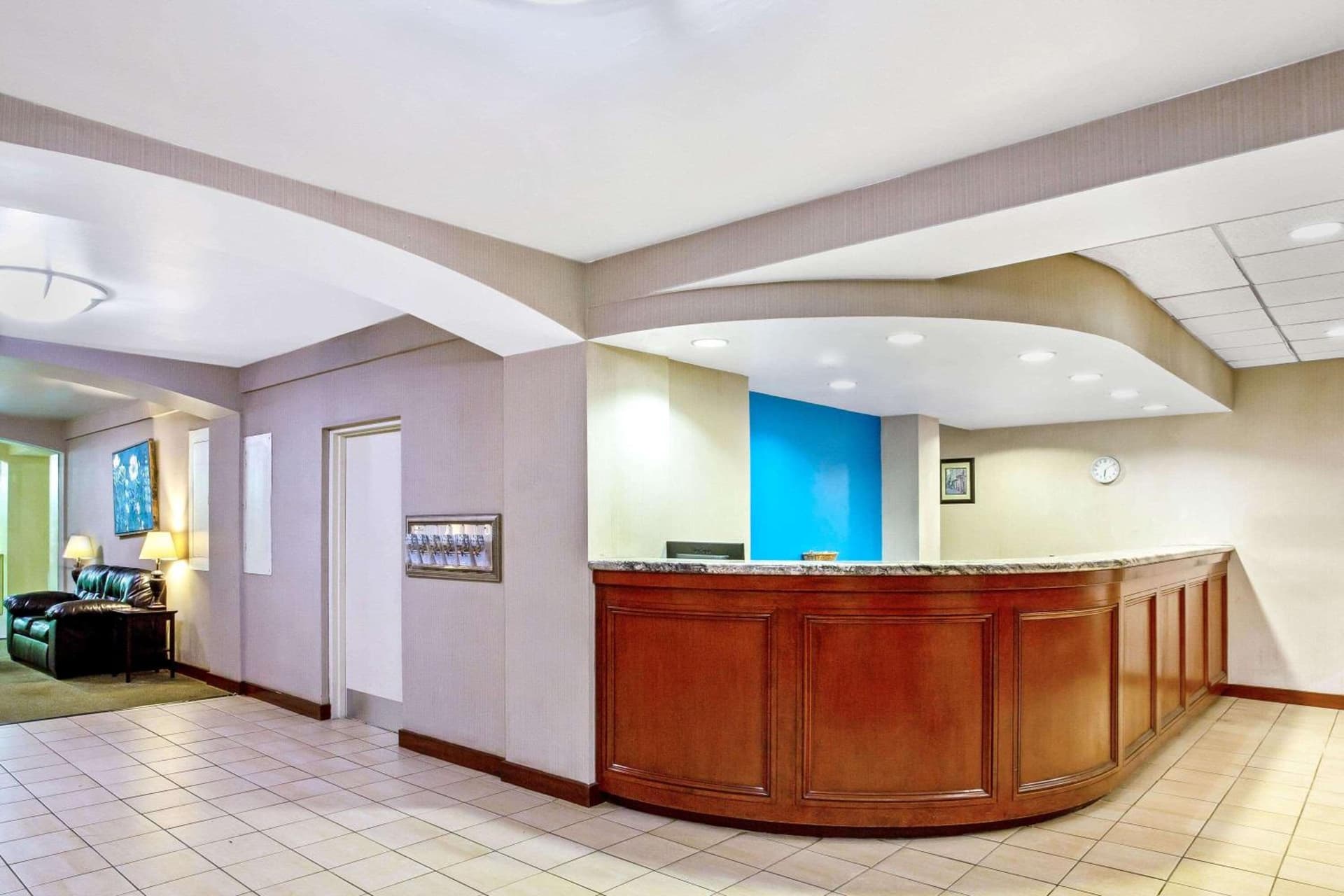 La Quinta by Wyndham Stamford / New York City
