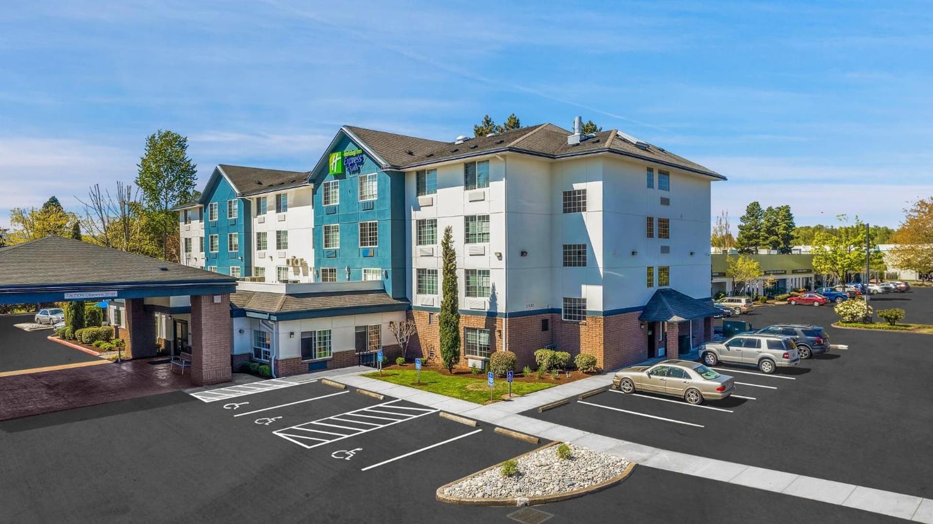Holiday Inn Express Hotel & Suites Portland - Jantzen Beach, an IHG Hotel