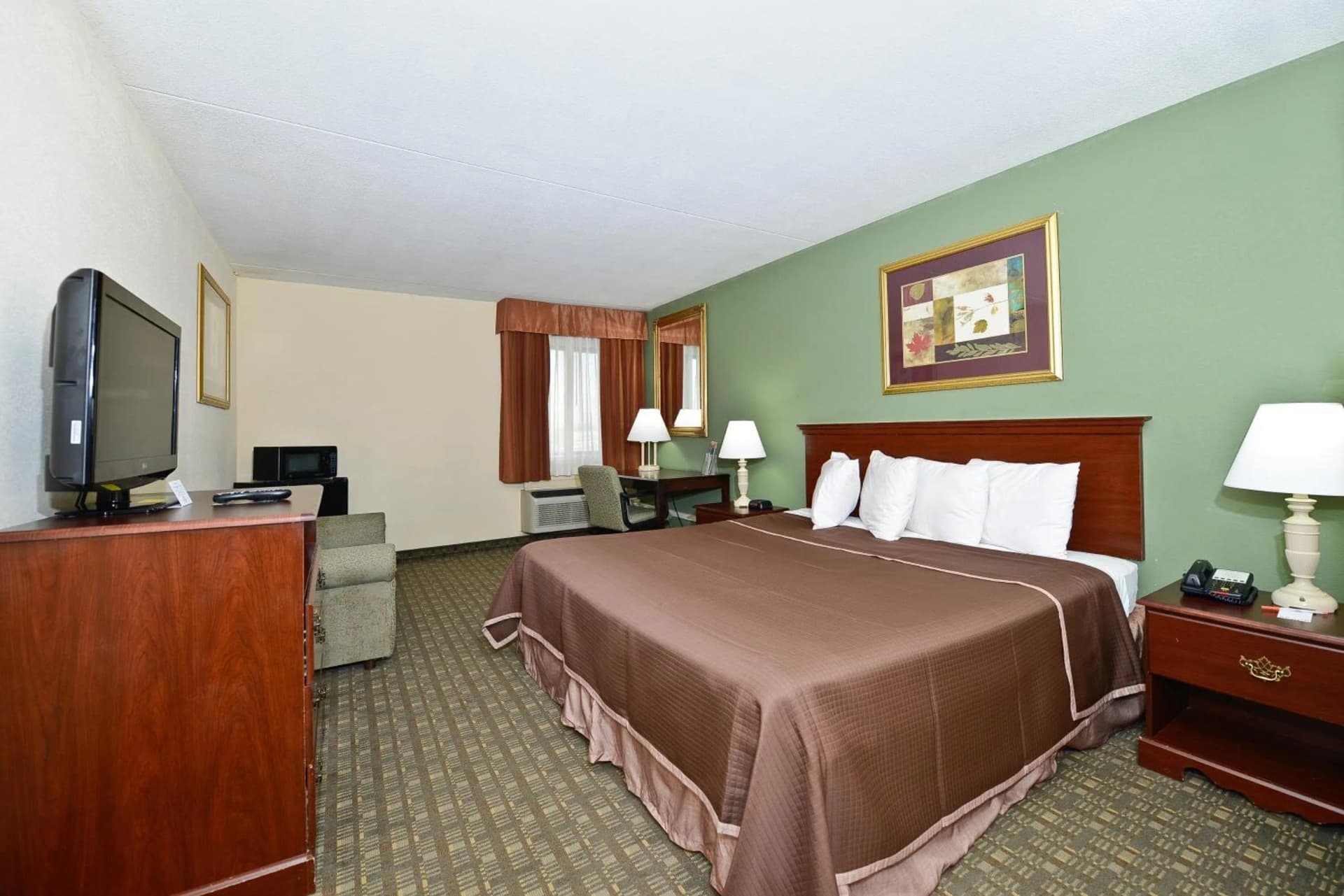 Howard Johnson by Wyndham Newark Airport