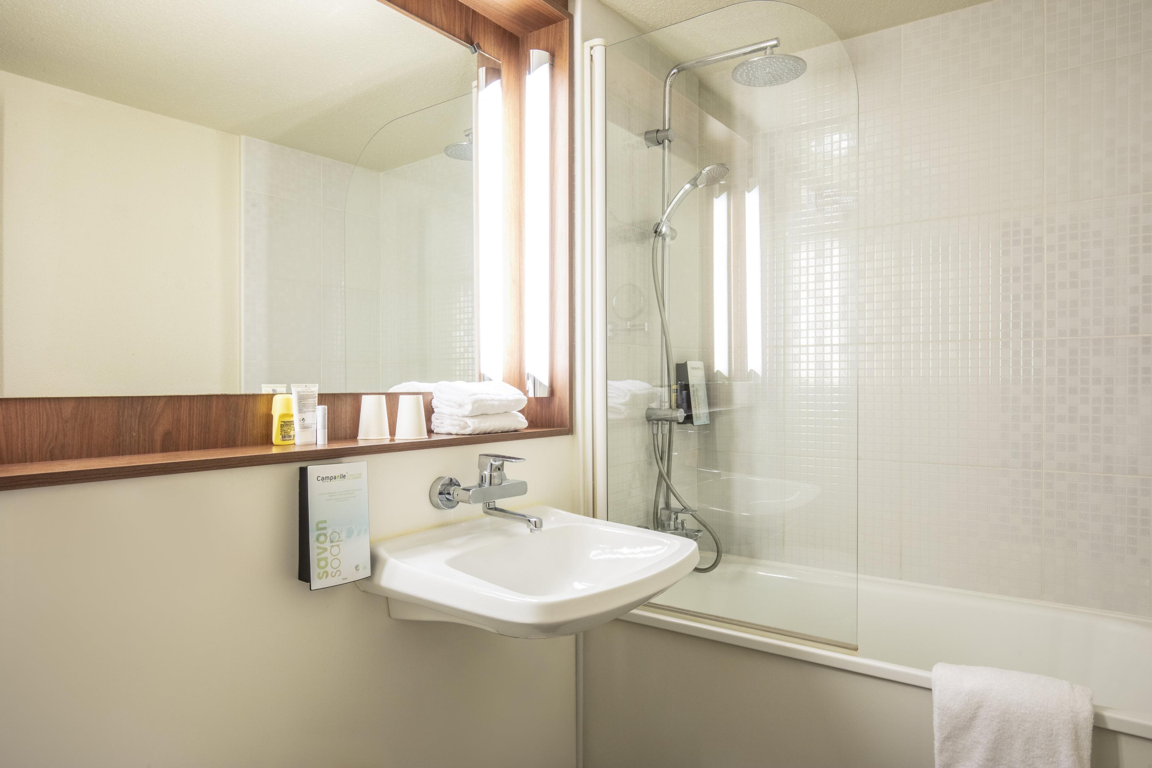 Campanile Nîmes Sud - Caissargues