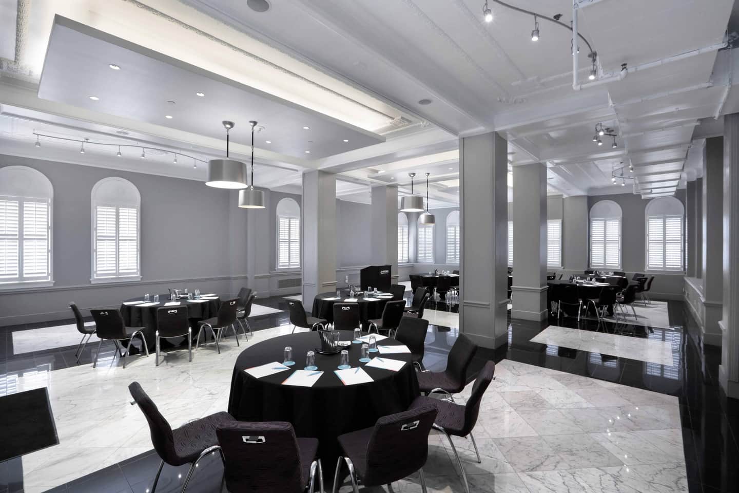 The Stoneleigh, Autograph Collection