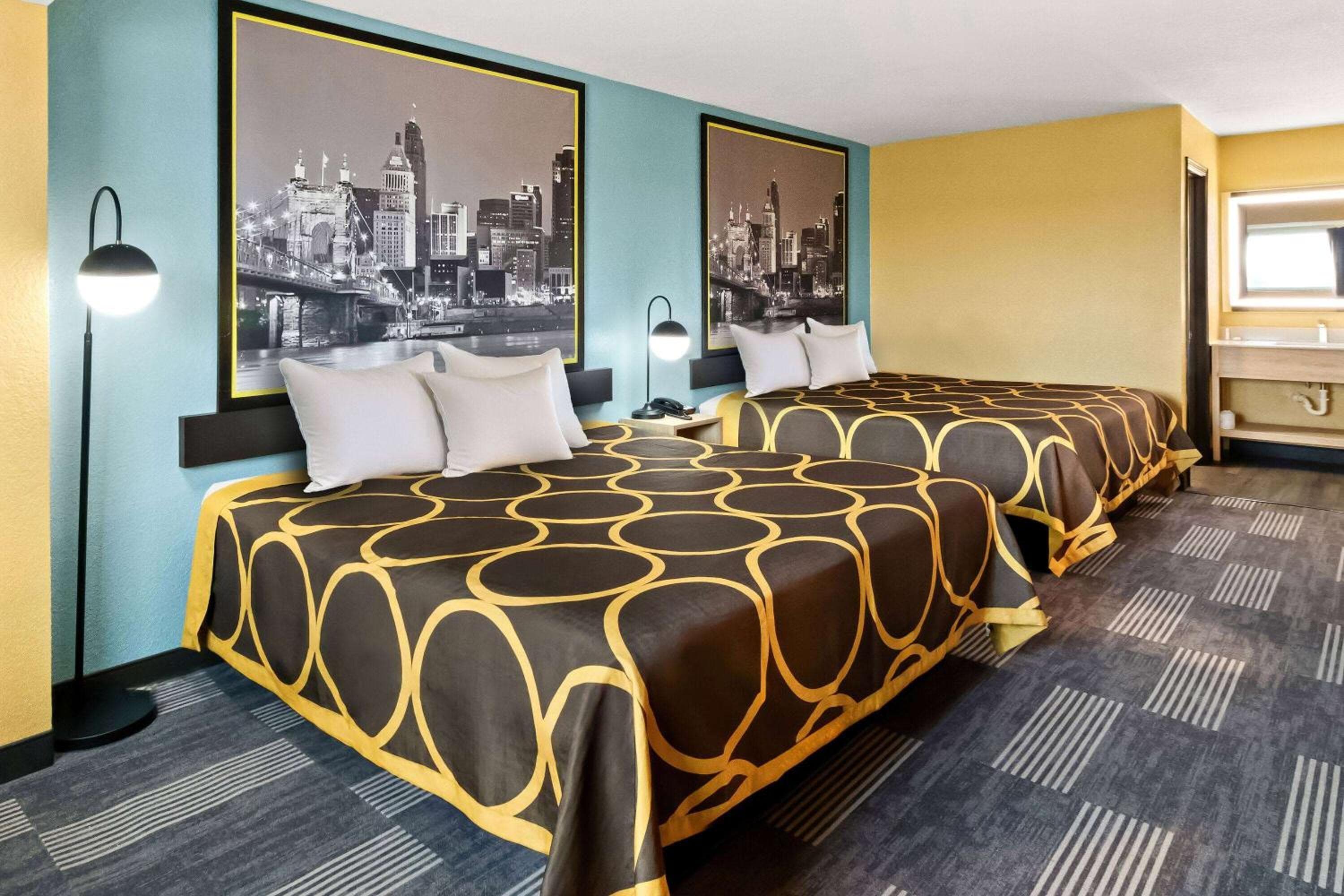 Super 8 by Wyndham Vandalia/Dayton International Airport