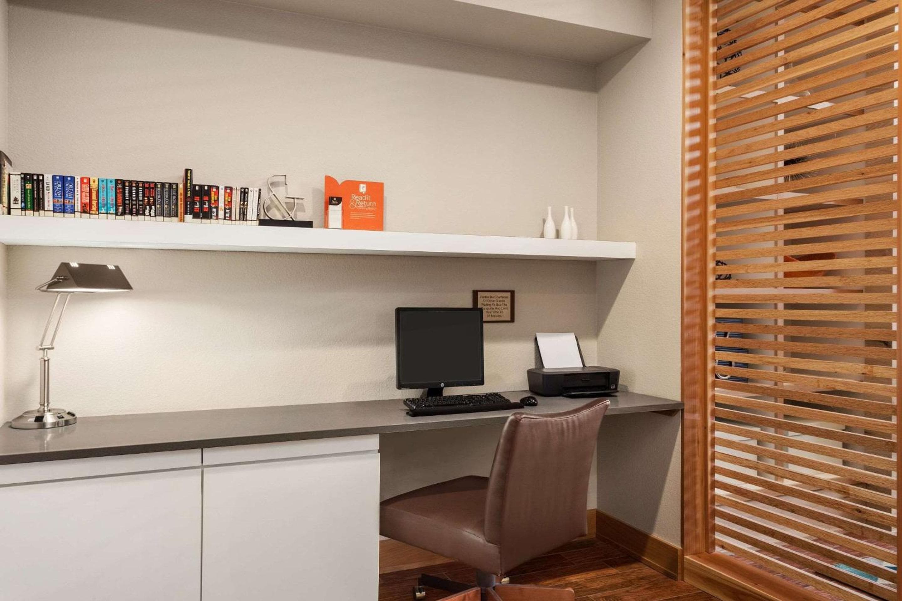 Country Inn & Suites by Radisson, Ames, IA