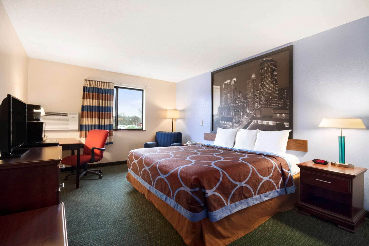 Super 8 by Wyndham Charlotte University