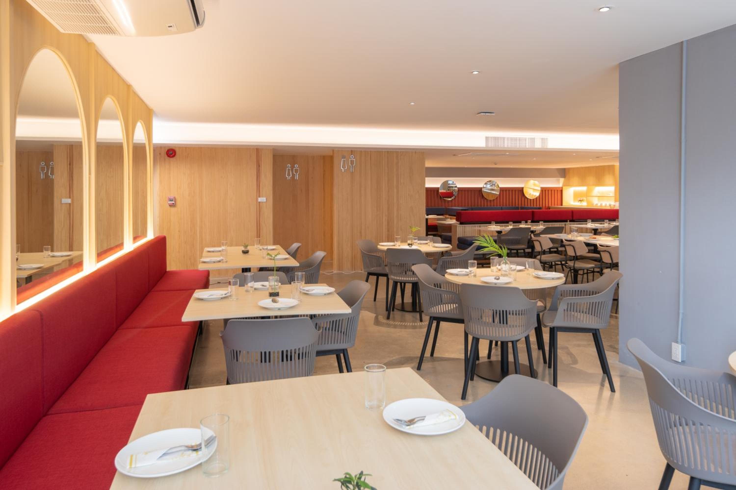 Blue Hippo & Red Crocodile Hotel