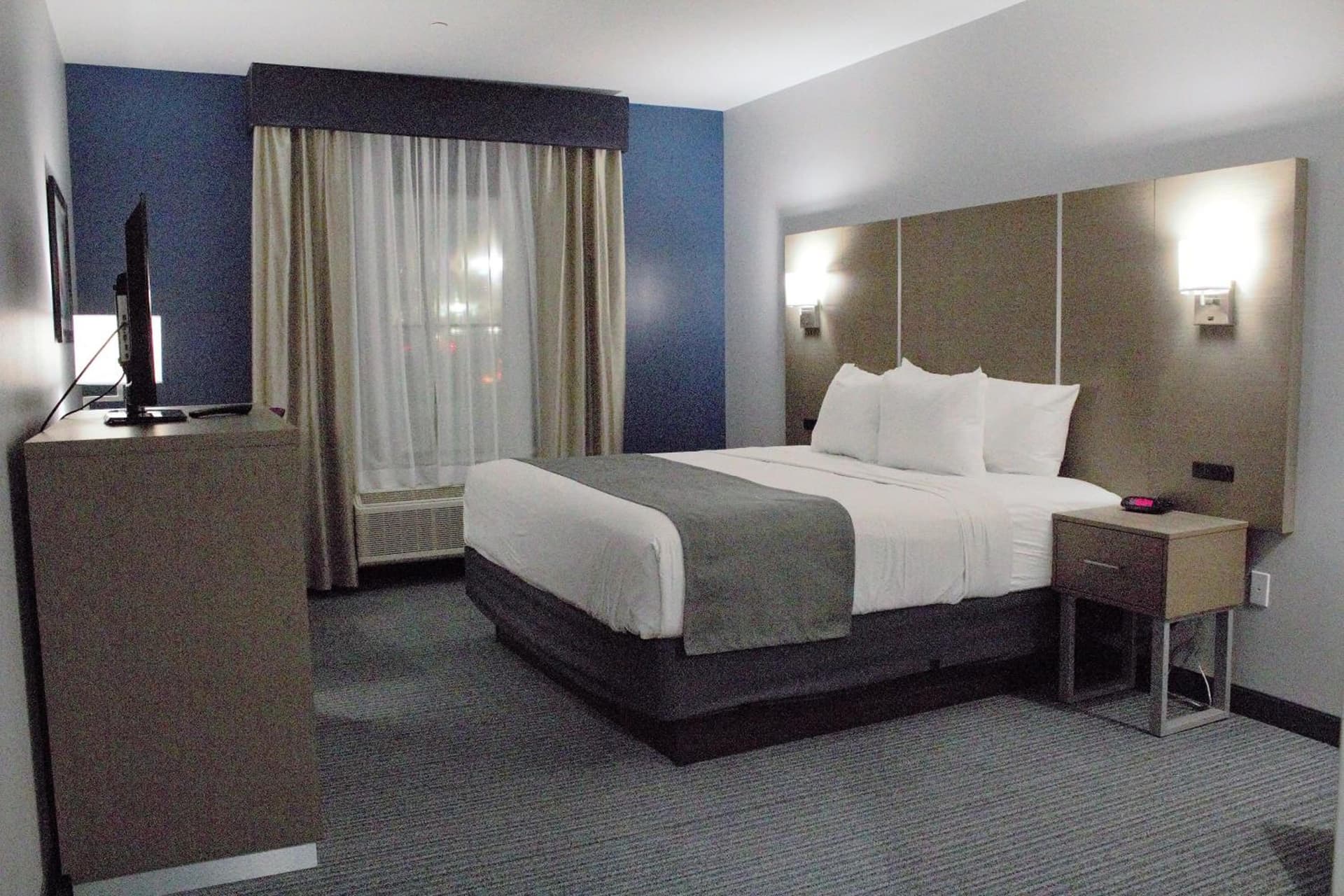 Days Inn & Suites by Wyndham Houston NW Cypress